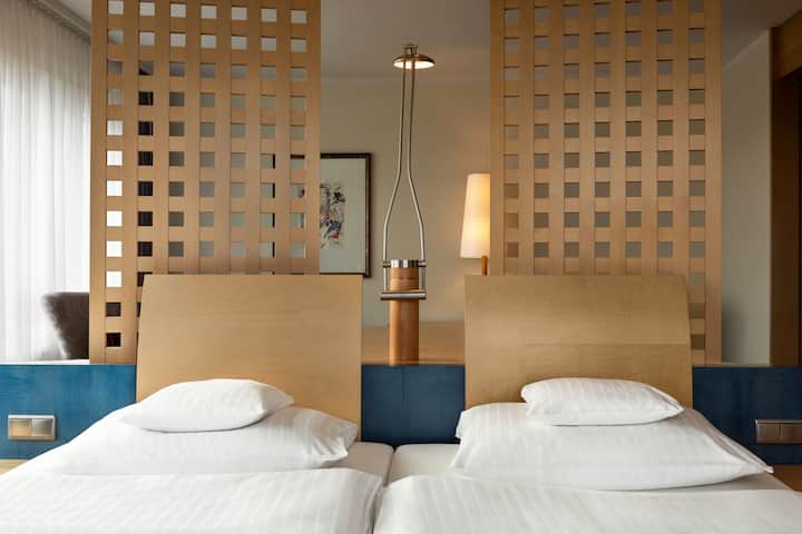 Vienna House by Wyndham Remarque Osnabruck suite in Osnabrueck, Other than US/Canada