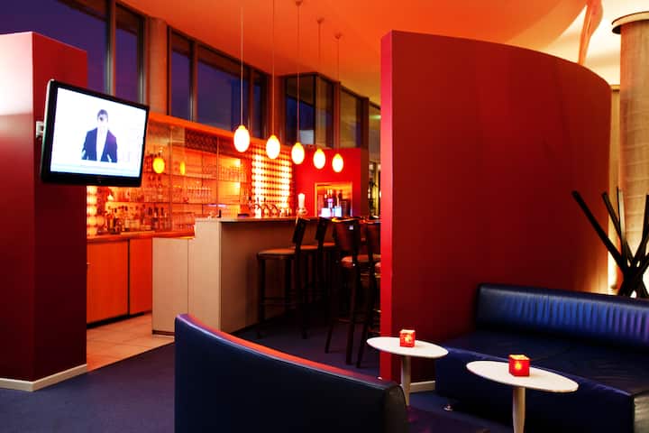 Bar at Vienna House by Wyndham Havelufer Potsdam in Potsdam, Other than US/Canada