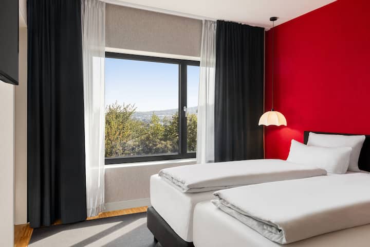 Guest room at the Vienna House by Wyndham Ernst Leitz Wetzlar in Wetzlar, Other than US/Canada