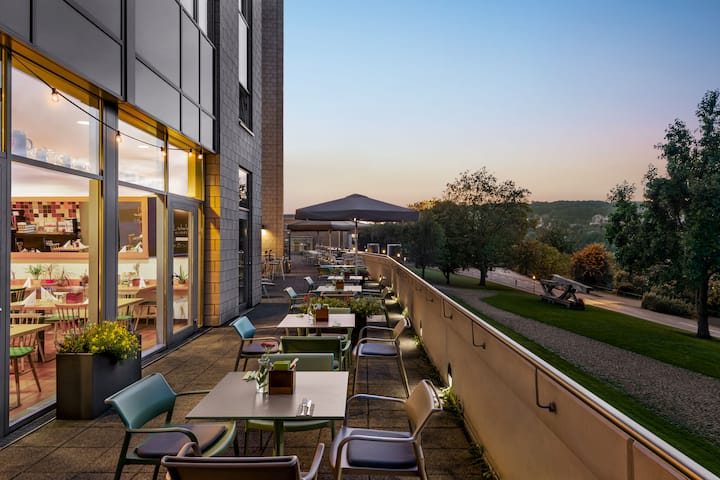 Vienna House Easy by Wyndham Wuppertal restaurant main dining in Wuppertal, Other than US/Canada