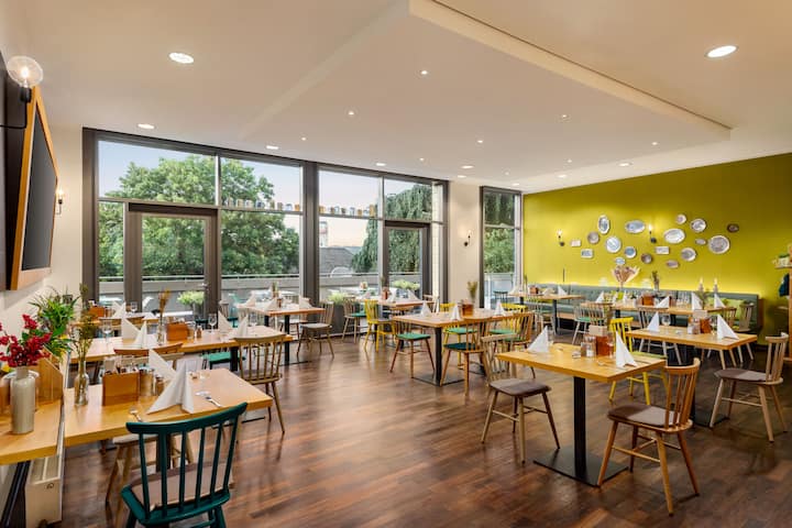Vienna House Easy by Wyndham Wuppertal restaurant in Wuppertal, Other than US/Canada