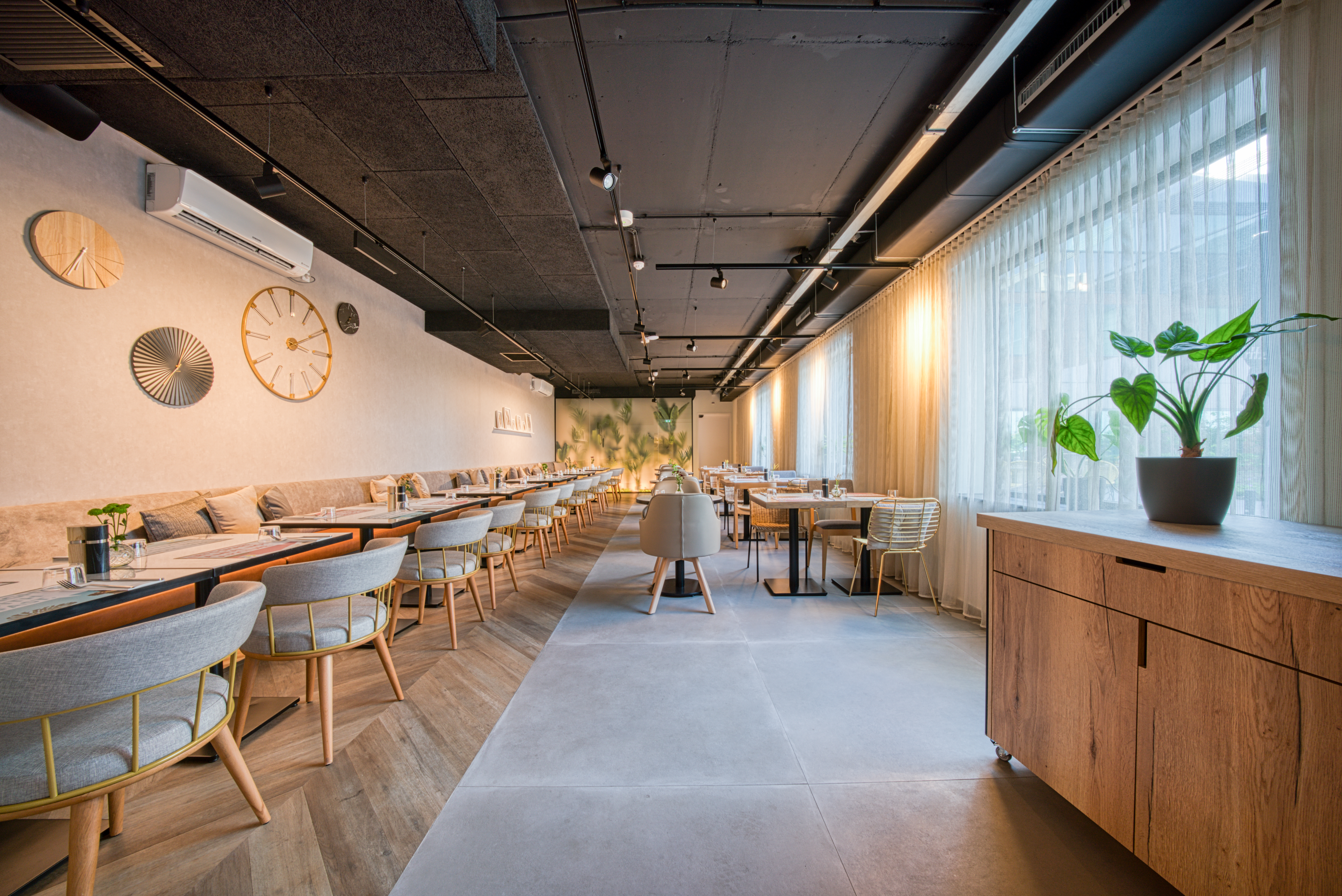 Vienna House Easy by Wyndham Amsterdam Airport restaurant breakfast area with seating in Hoofddorp, Other than US/Canada