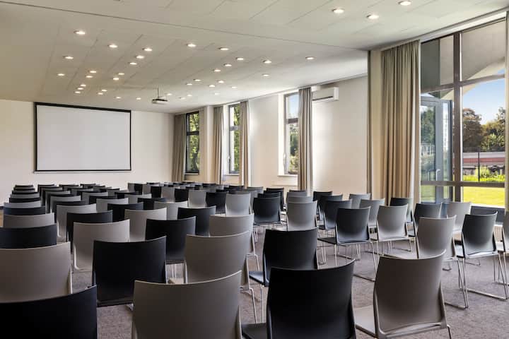 Theatre meeting room at Vienna House Easy by Wyndham Cracow in Cracow, Other than US/Canada