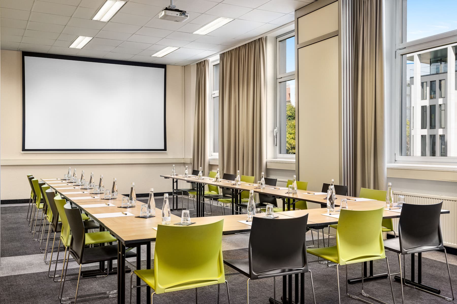 U-shape meeting room at Vienna House Easy by Wyndham Cracow in Cracow, Other than US/Canada