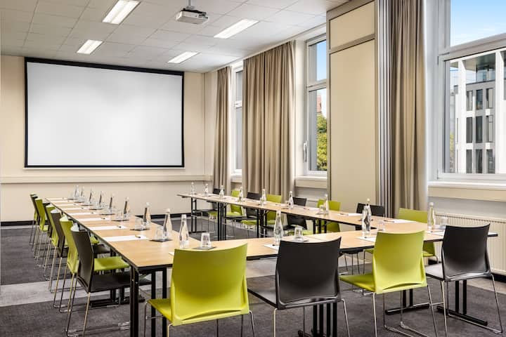 U-shape meeting room at Vienna House Easy by Wyndham Cracow in Cracow, Other than US/Canada