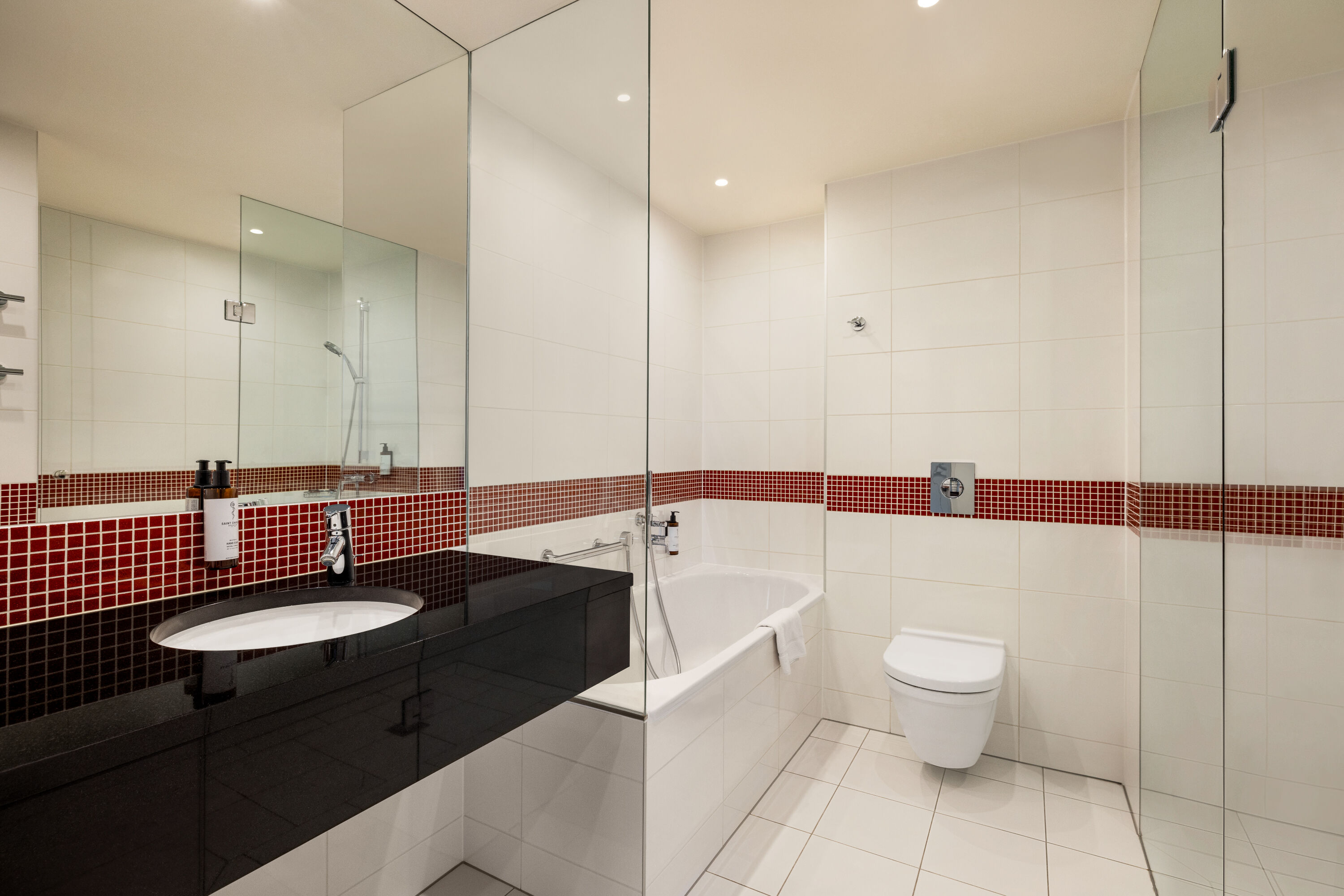 Vienna House Easy by Wyndham Katowice suite in Katowice, Other than US/Canada