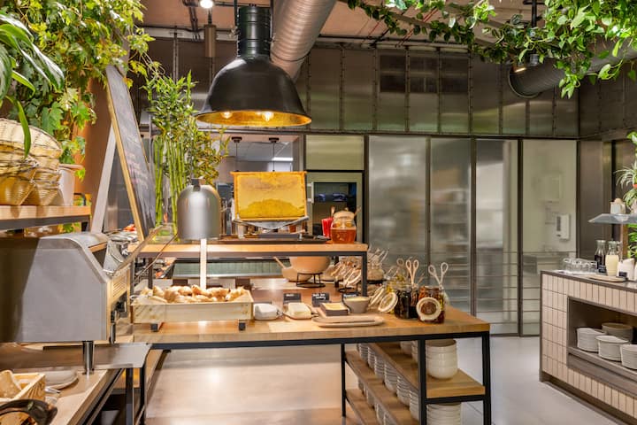Free breakfast at Vienna House by Wyndham Mokotow Warsaw in Warszawa, Other than US/Canada