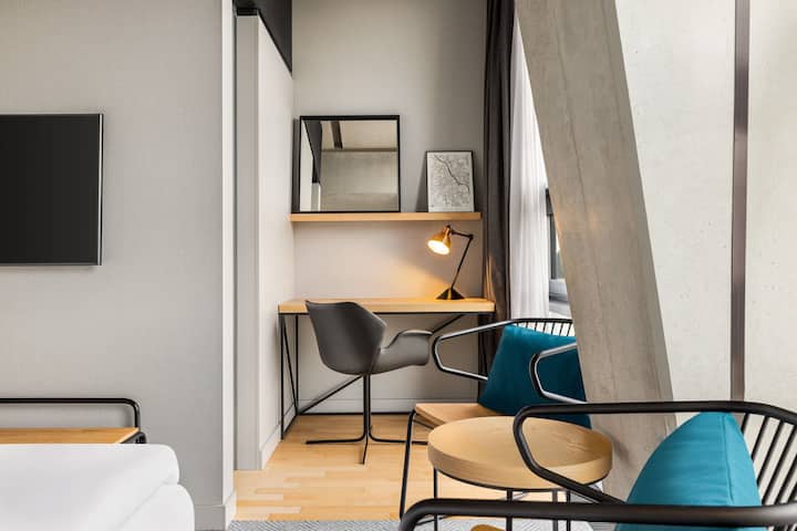 Guest room at the Vienna House by Wyndham Mokotow Warsaw in Warszawa, Other than US/Canada