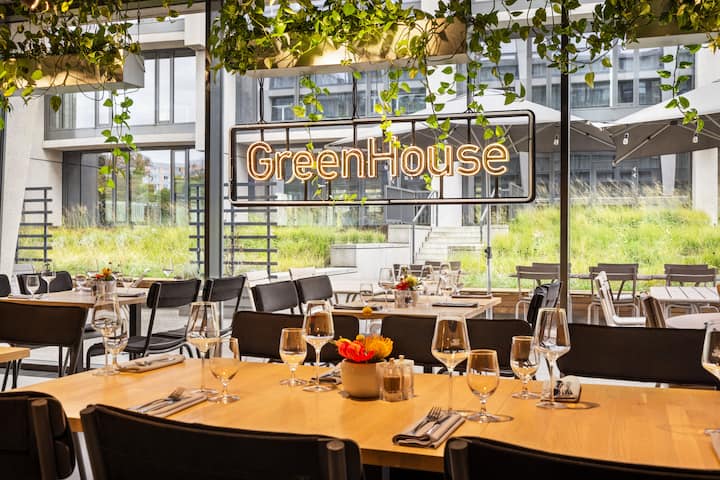 Vienna House by Wyndham Mokotow Warsaw restaurant in Warszawa, Other than US/Canada