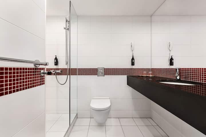 Guest room bath at the Vienna House Easy by Wyndham Airport Bucharest in Otopeni, Other than US/Canada