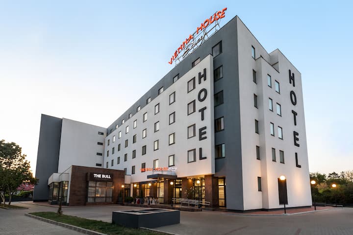 Exterior of Vienna House Easy by Wyndham Airport Bucharest hotel in Otopeni, Other than US/Canada