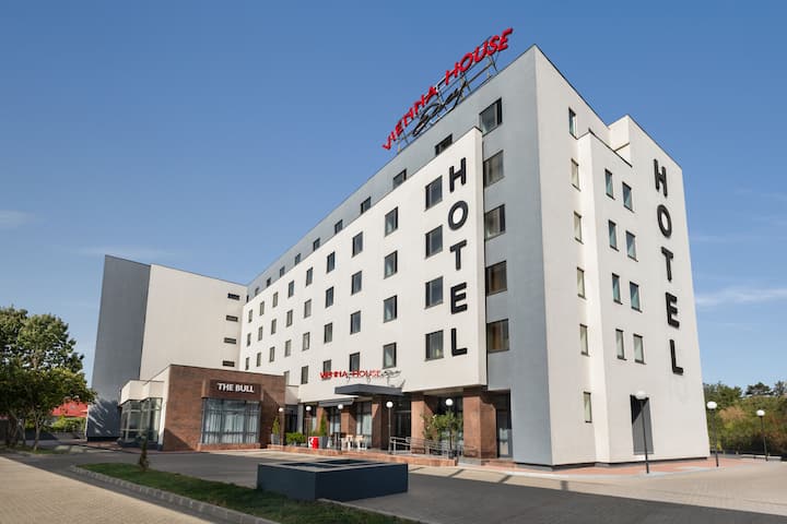 Exterior of Vienna House Easy by Wyndham Airport Bucharest hotel in Otopeni, Other than US/Canada