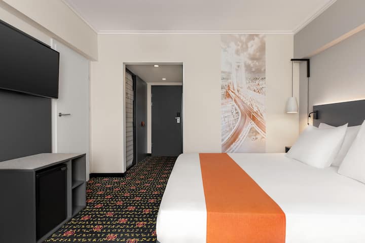Guest room at the Vienna House Easy by Wyndham Airport Bucharest in Otopeni, Other than US/Canada