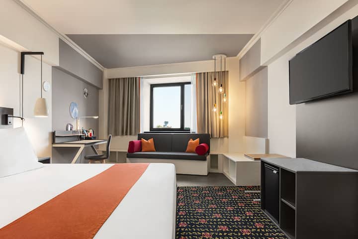 Guest room at the Vienna House Easy by Wyndham Airport Bucharest in Otopeni, Other than US/Canada