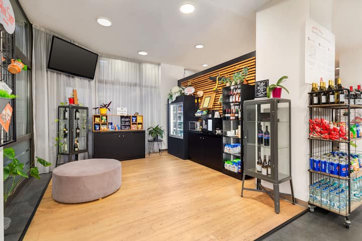 Mart at Vienna House Easy by Wyndham Airport Bucharest in Otopeni, Other than US/Canada