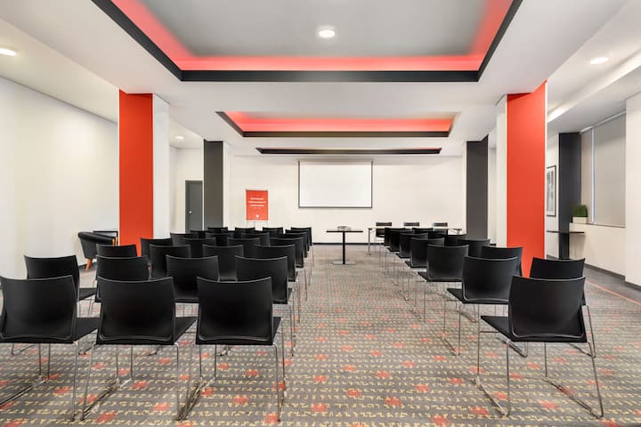 Theatre meeting room at Vienna House Easy by Wyndham Airport Bucharest in Otopeni, Other than US/Canada