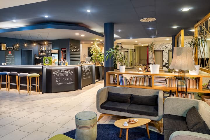 Bar at Vienna House Easy by Wyndham Bratislava in Bratislava, Other than US/Canada