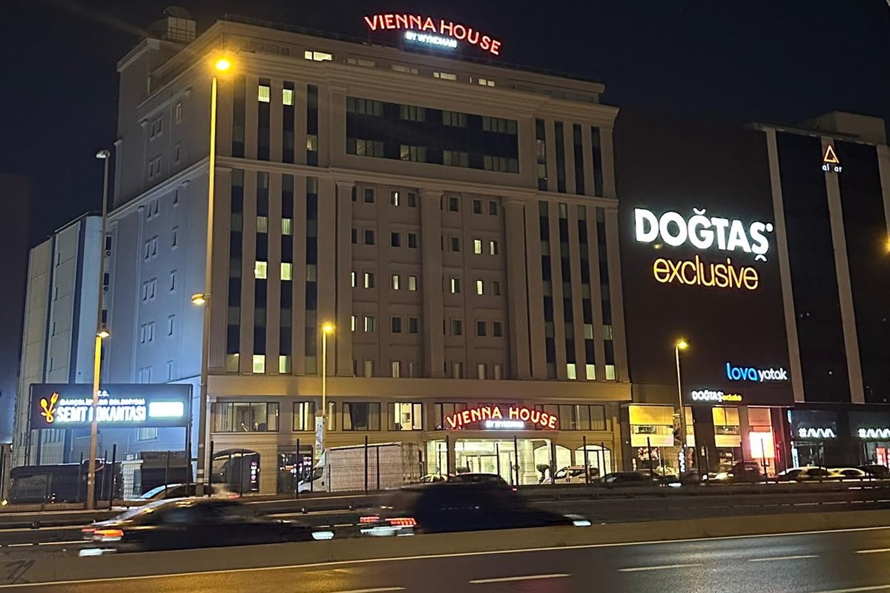 Exterior of Vienna House by Wyndham Istanbul Bahcelievler hotel in Istanbul, Other than US/Canada