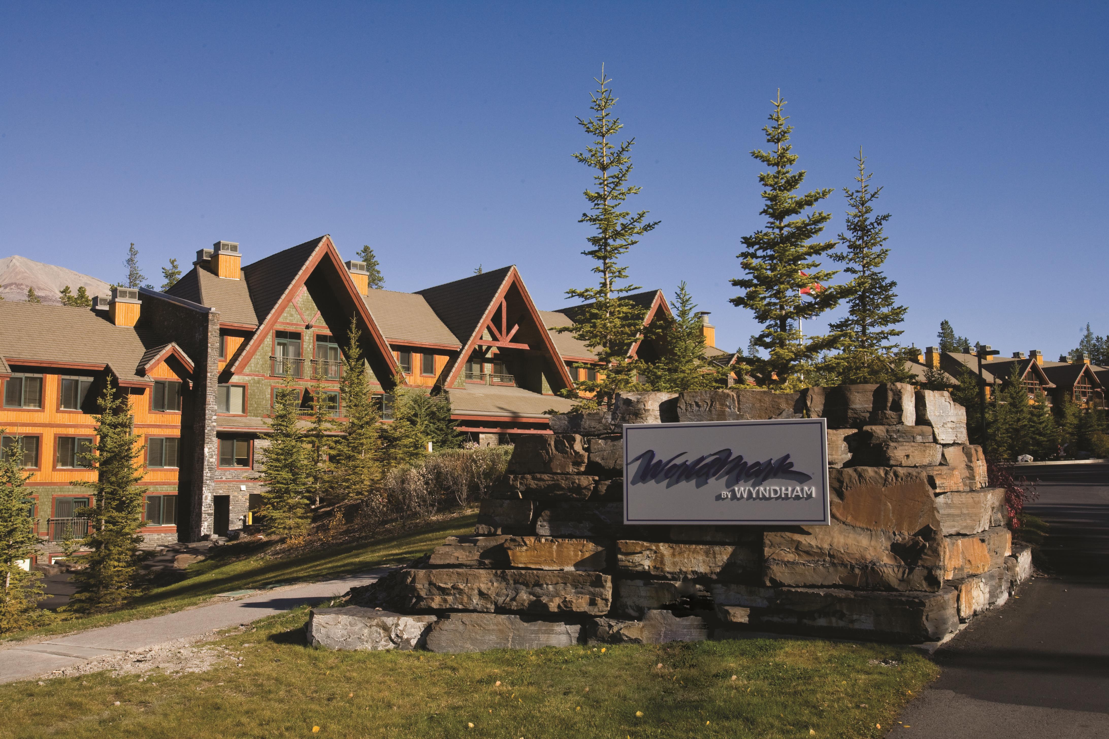 Exterior of WorldMark Canmore-Banff hotel in Canmore, Alberta