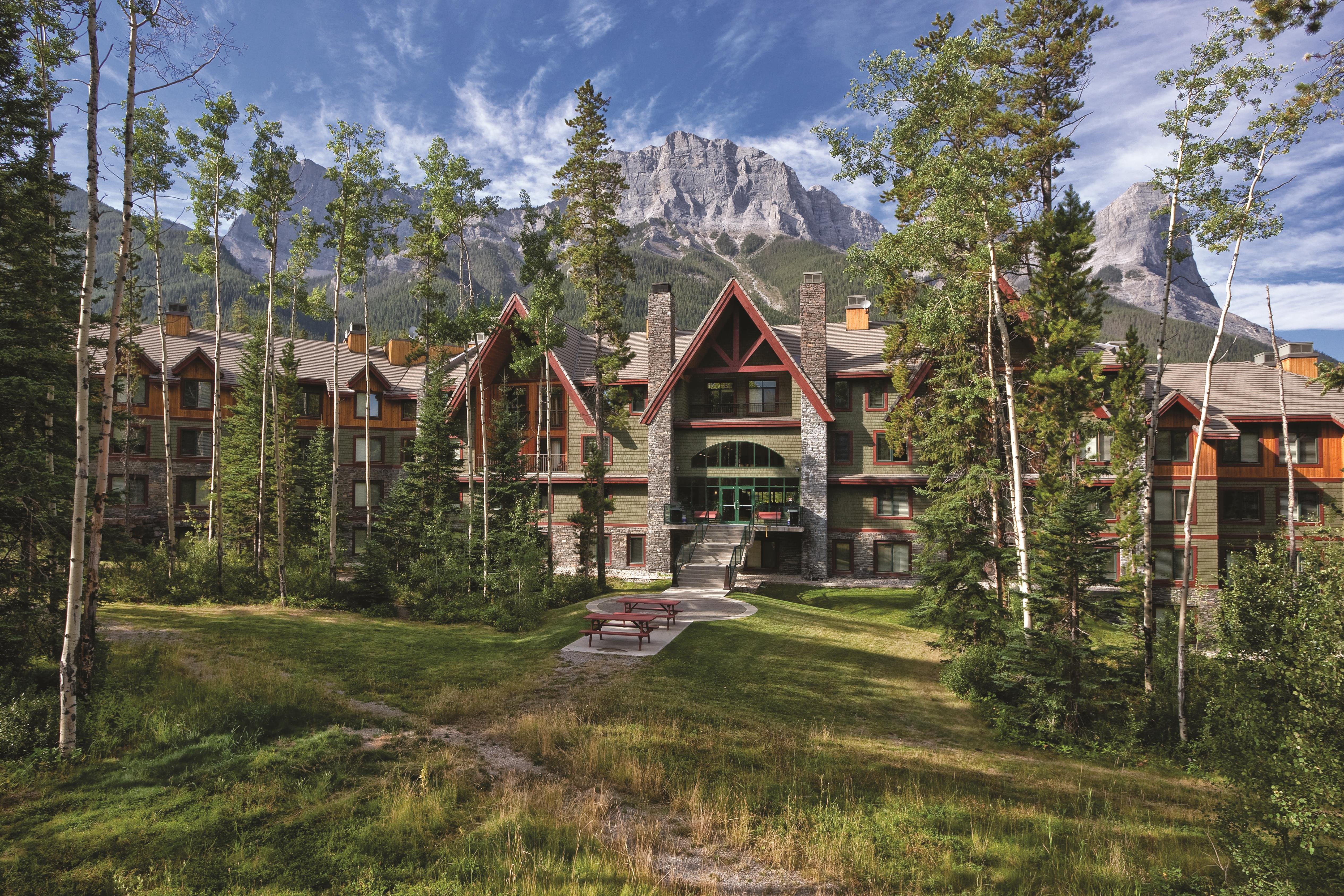 Exterior of WorldMark Canmore-Banff hotel in Canmore, Alberta