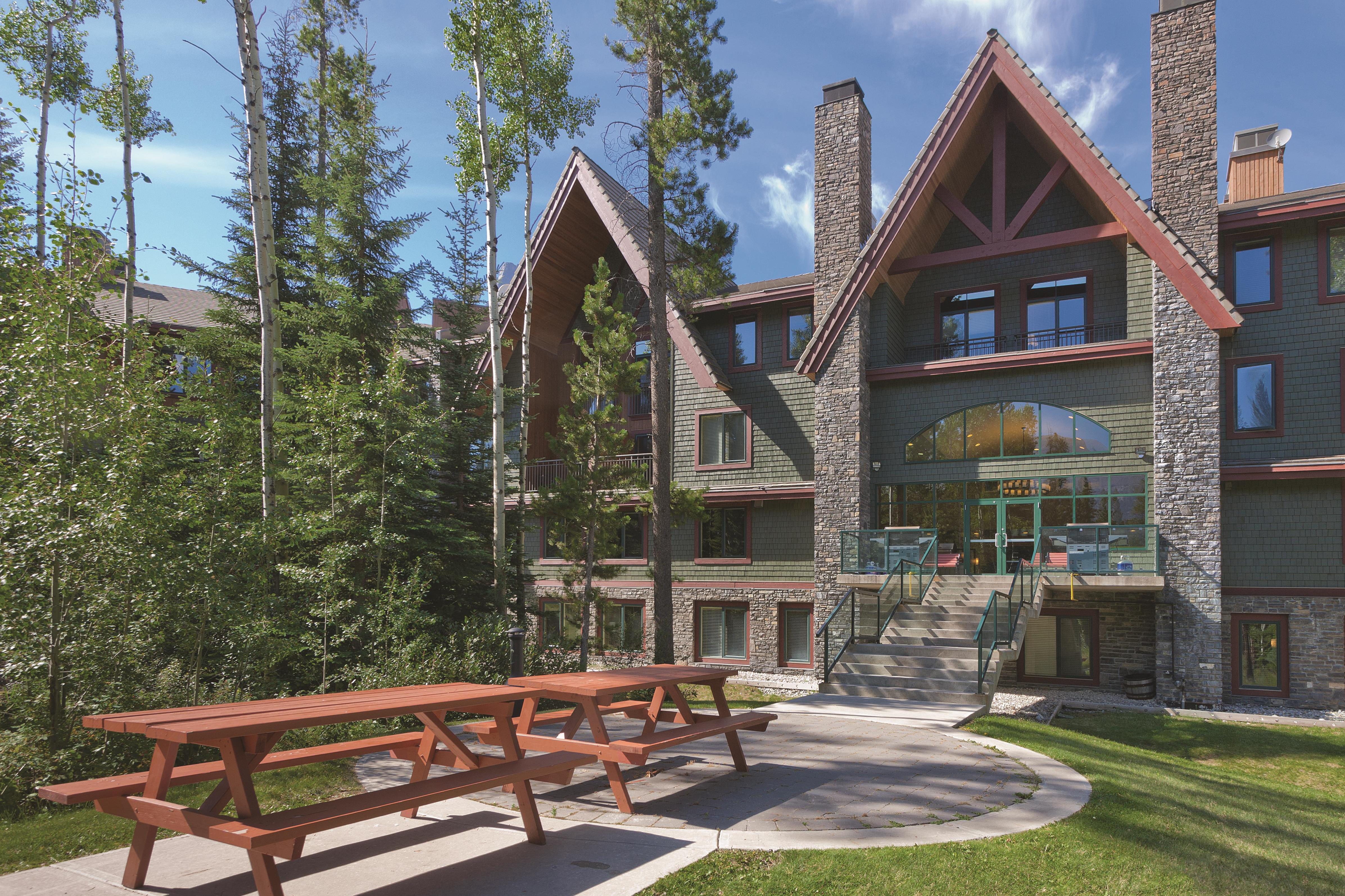 Exterior of WorldMark Canmore-Banff hotel in Canmore, Alberta