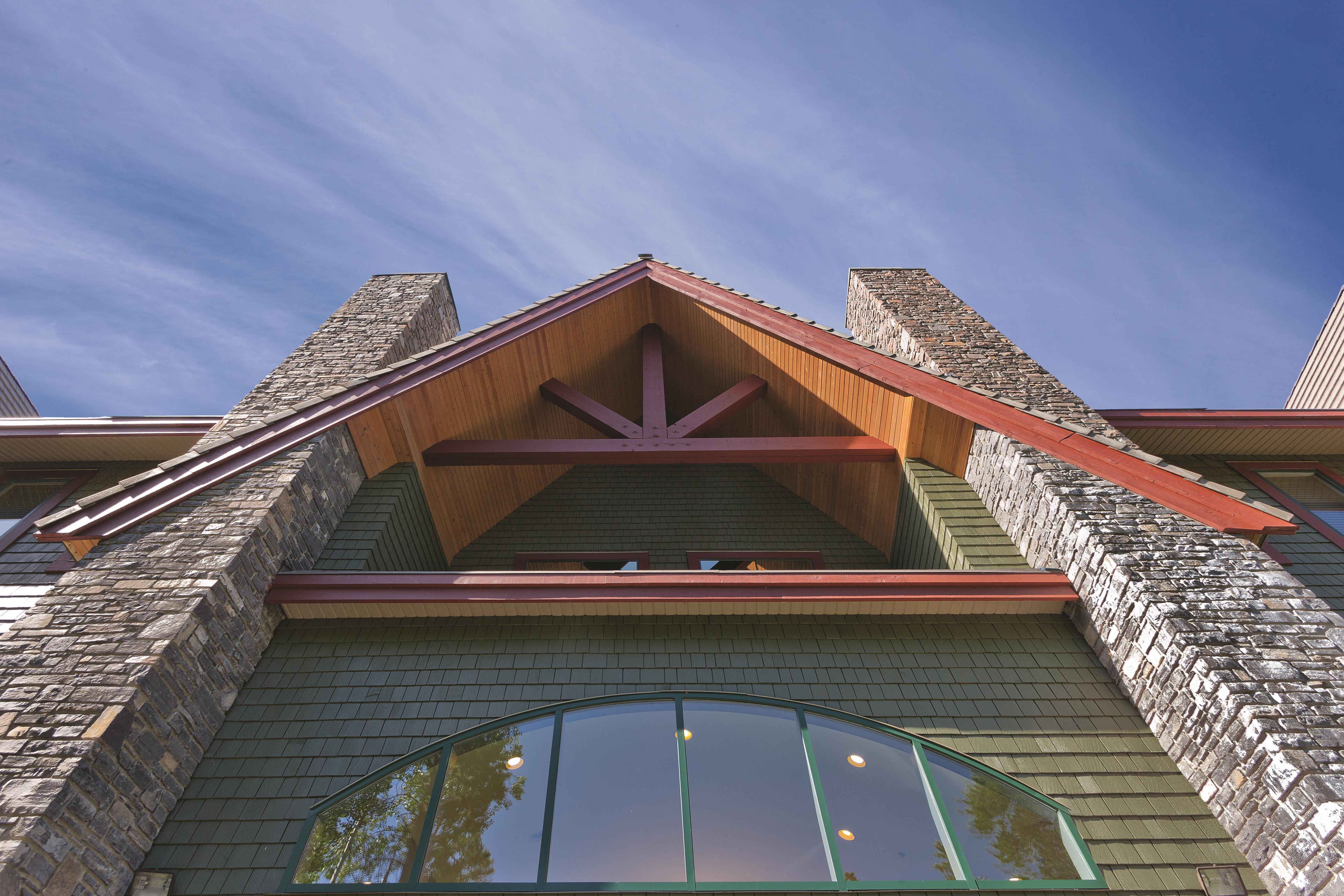 Exterior of WorldMark Canmore-Banff hotel in Canmore, Alberta