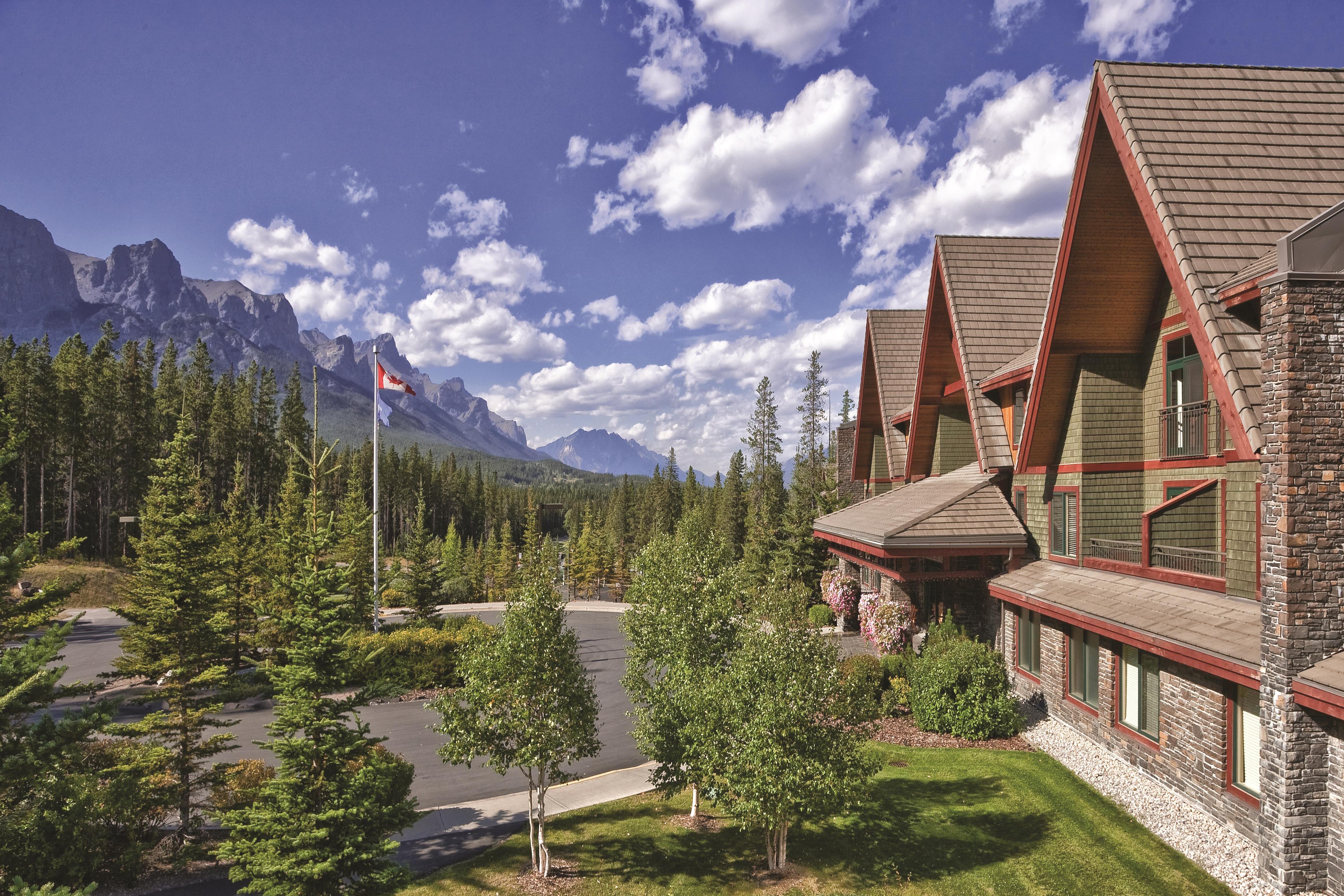 Exterior of WorldMark Canmore-Banff hotel in Canmore, Alberta