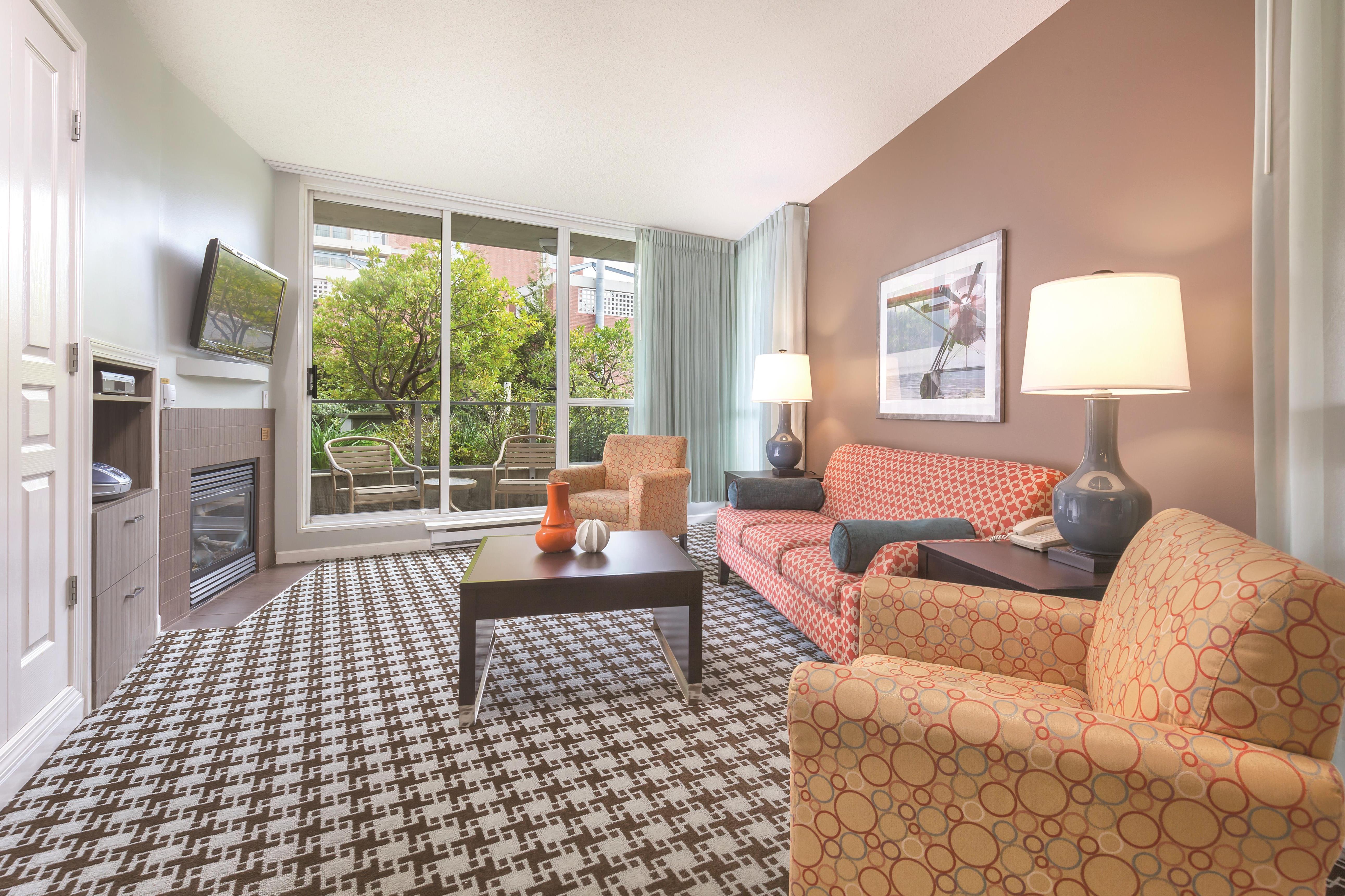 Guest room at the WorldMark Victoria in Victoria, British Columbia