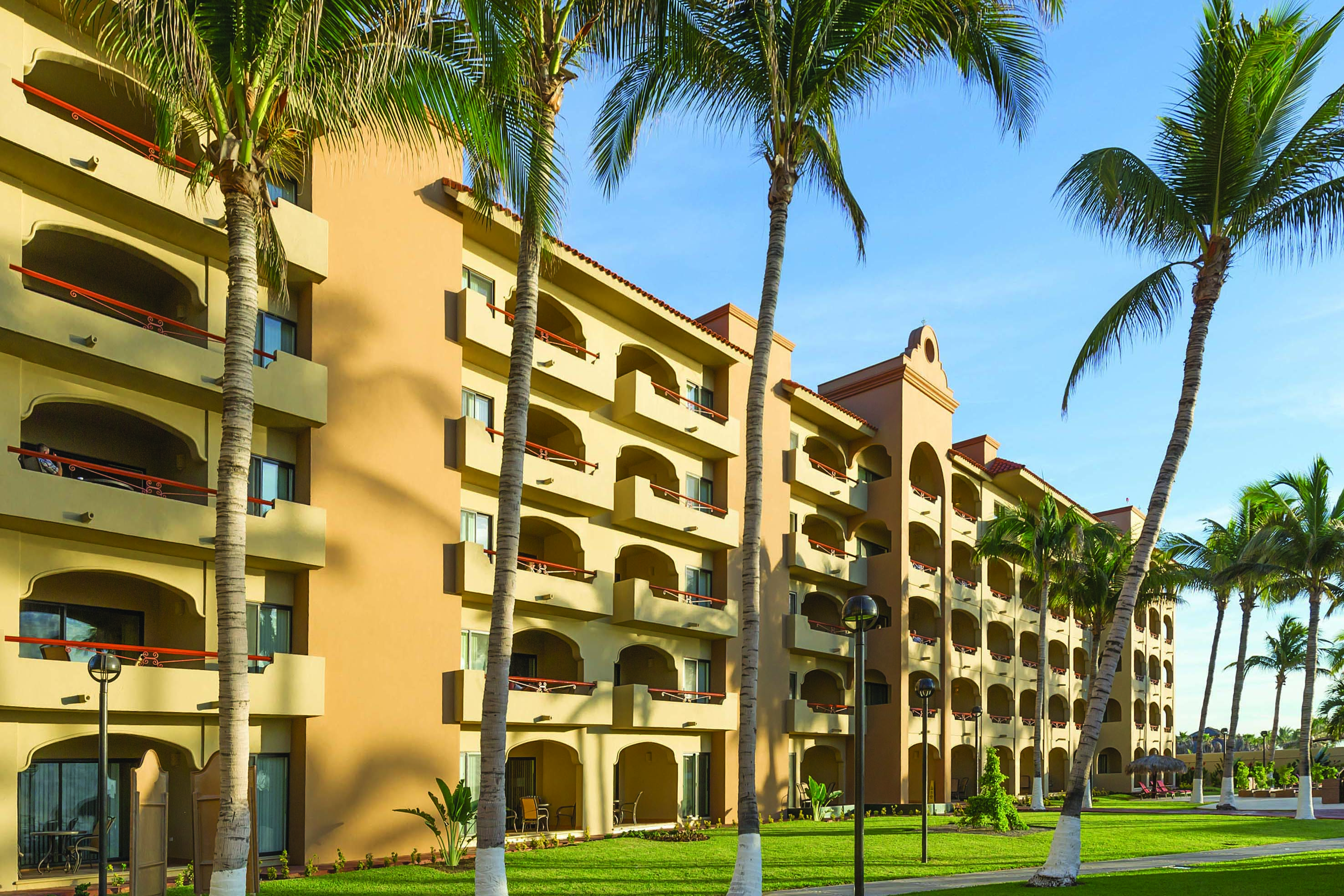 Exterior Day Image of WorldMark Coral Baja hotel in San Jose del Cabo BCS, Other than US/Canada
