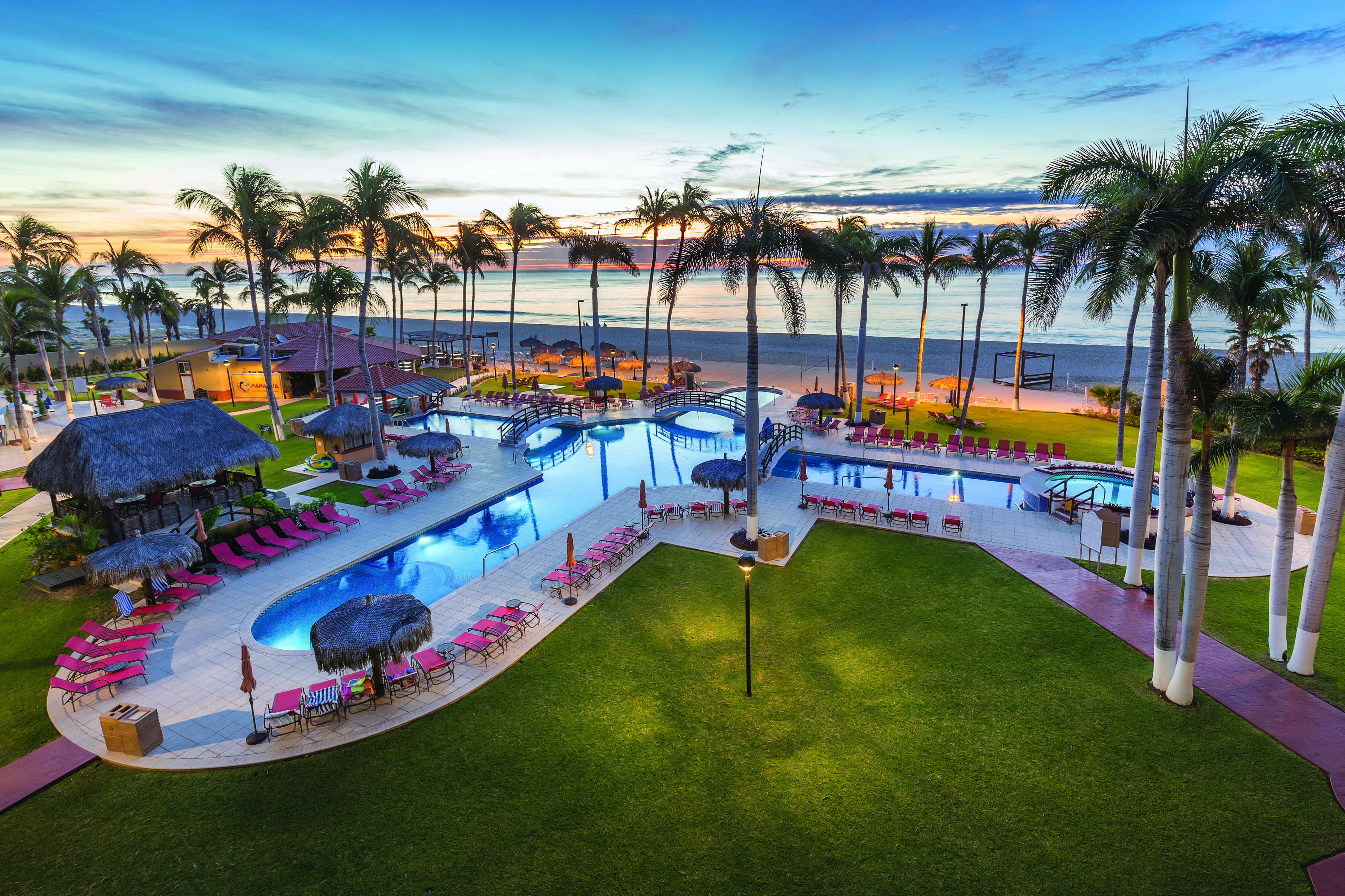 Pool daytime image at the WorldMark Coral Baja in San Jose del Cabo BCS, Other than US/Canada