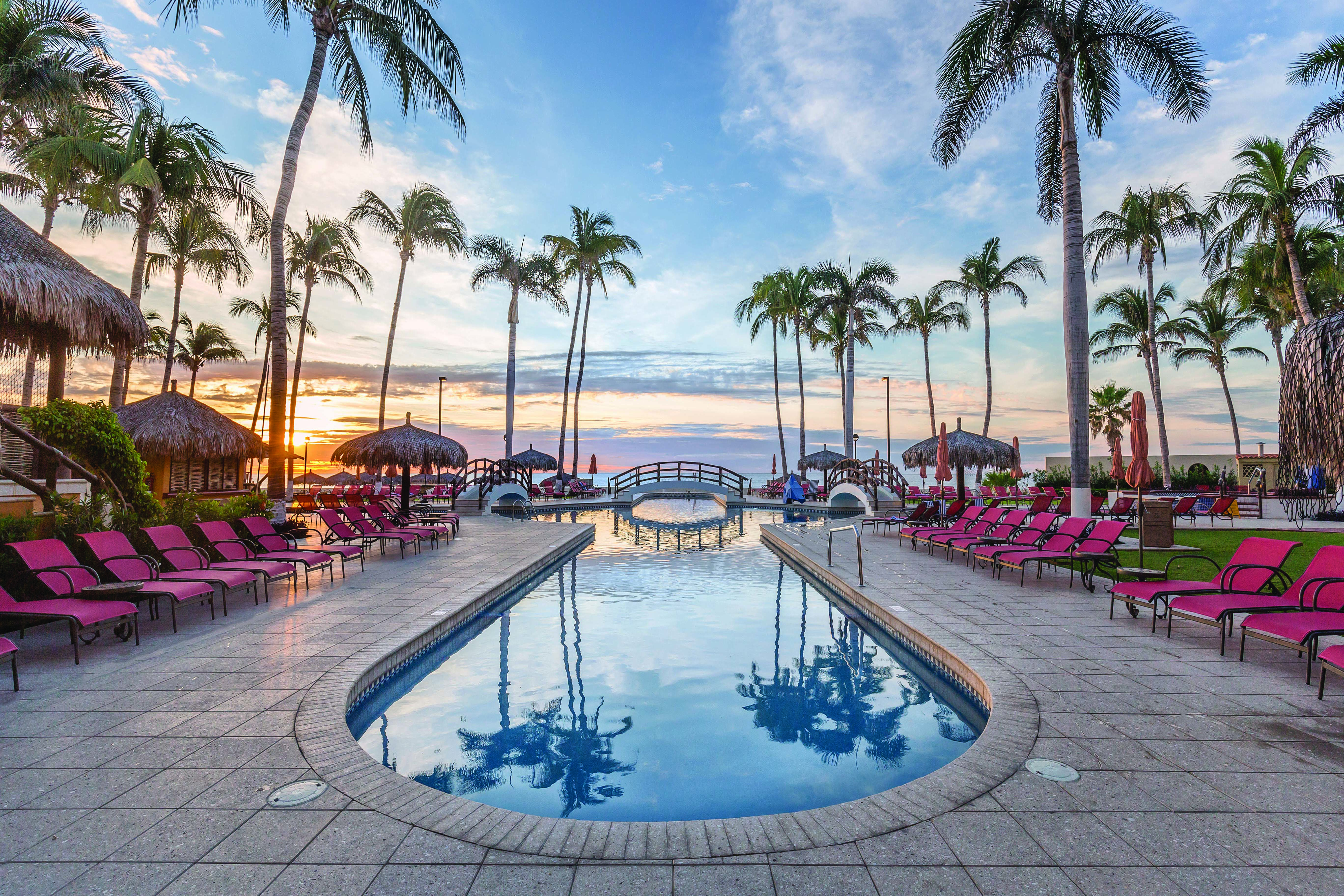 Exterior of WorldMark Coral Baja hotel in San Jose del Cabo BCS, Other than US/Canada