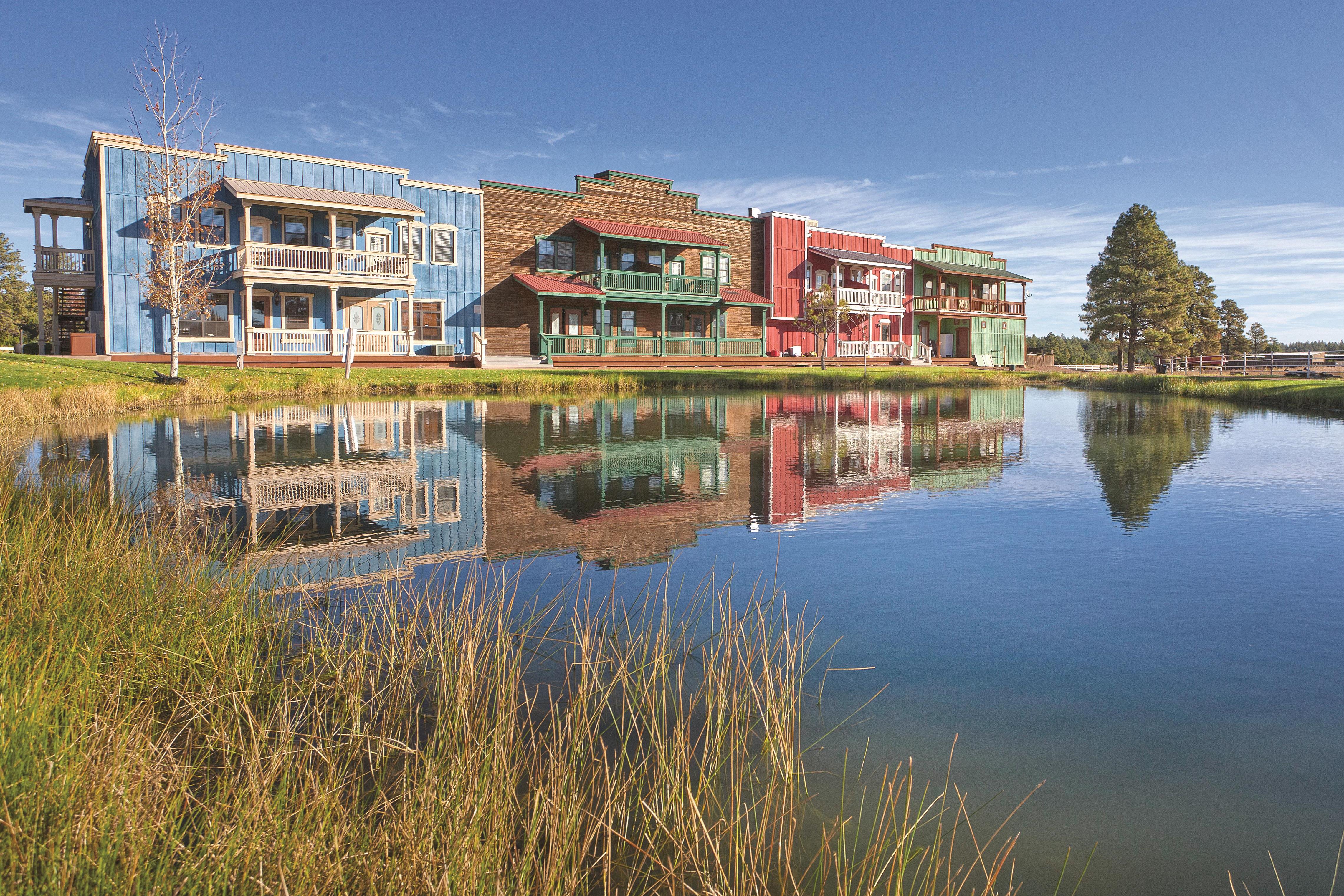 Exterior of WorldMark Bison Ranch hotel in Overgaard, Arizona