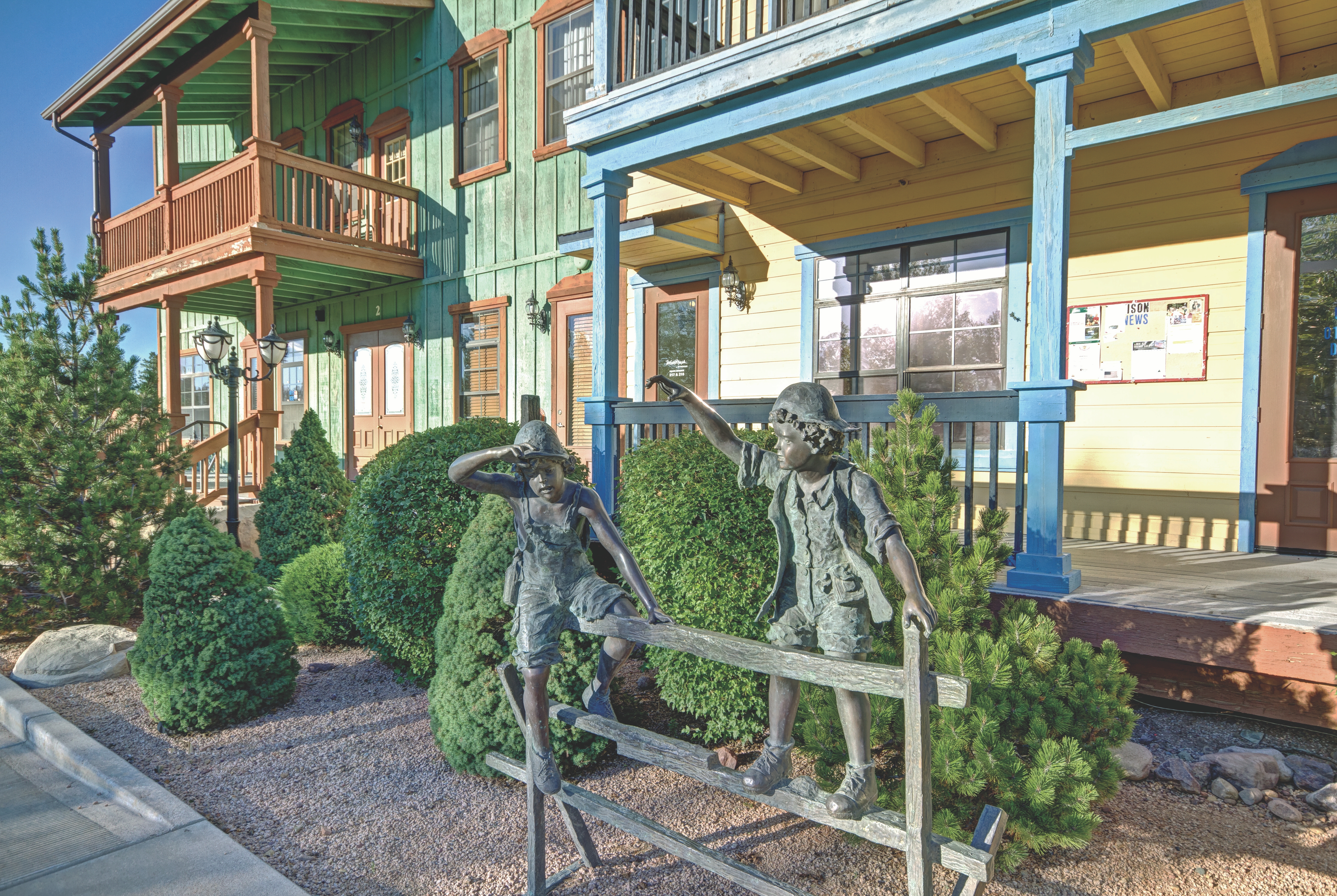 Exterior Day Image of WorldMark Bison Ranch hotel in Overgaard, Arizona