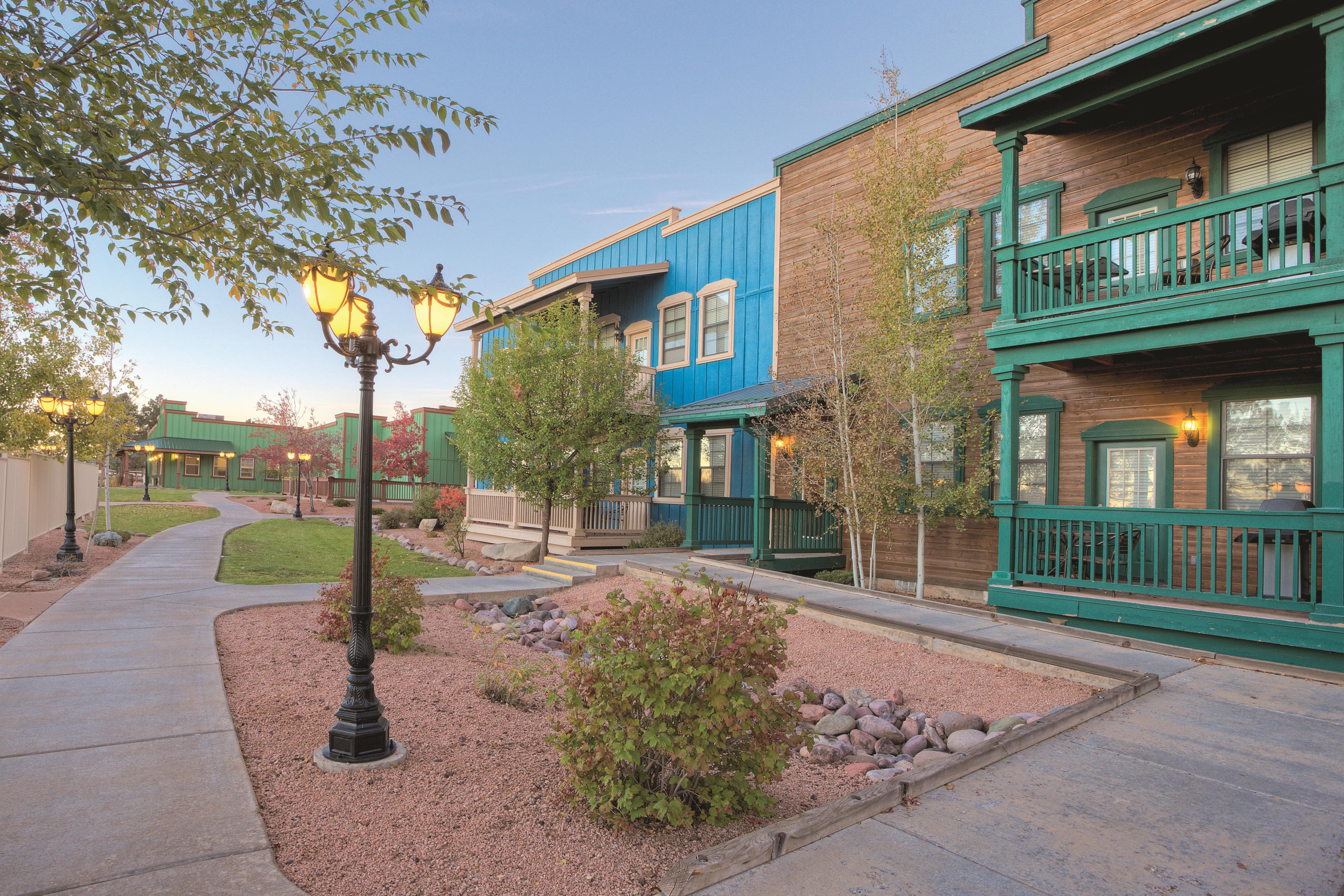 Exterior of WorldMark Bison Ranch hotel in Overgaard, Arizona