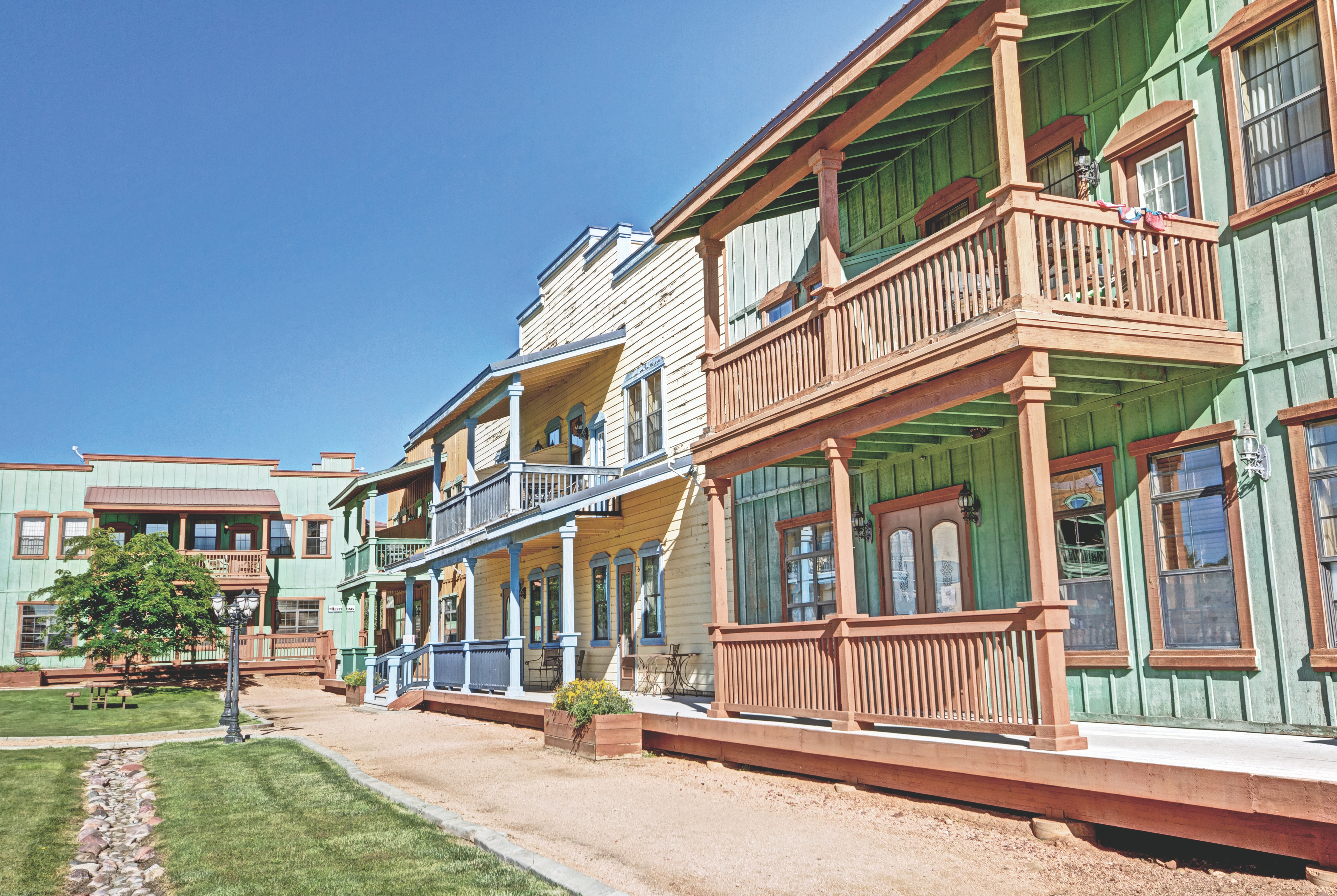 Exterior Day Image of WorldMark Bison Ranch hotel in Overgaard, Arizona