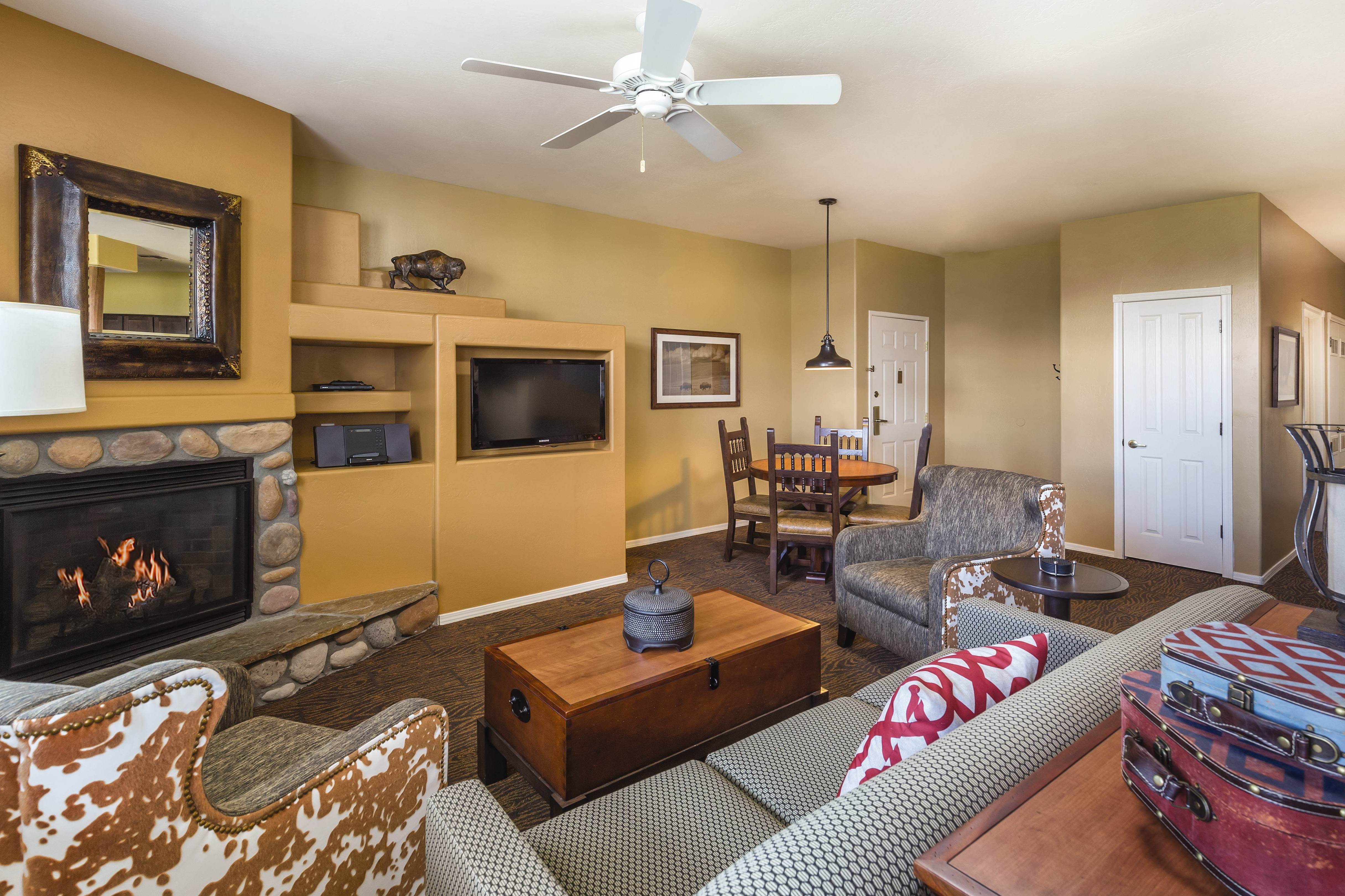 Guest room at the WorldMark Bison Ranch in Overgaard, Arizona