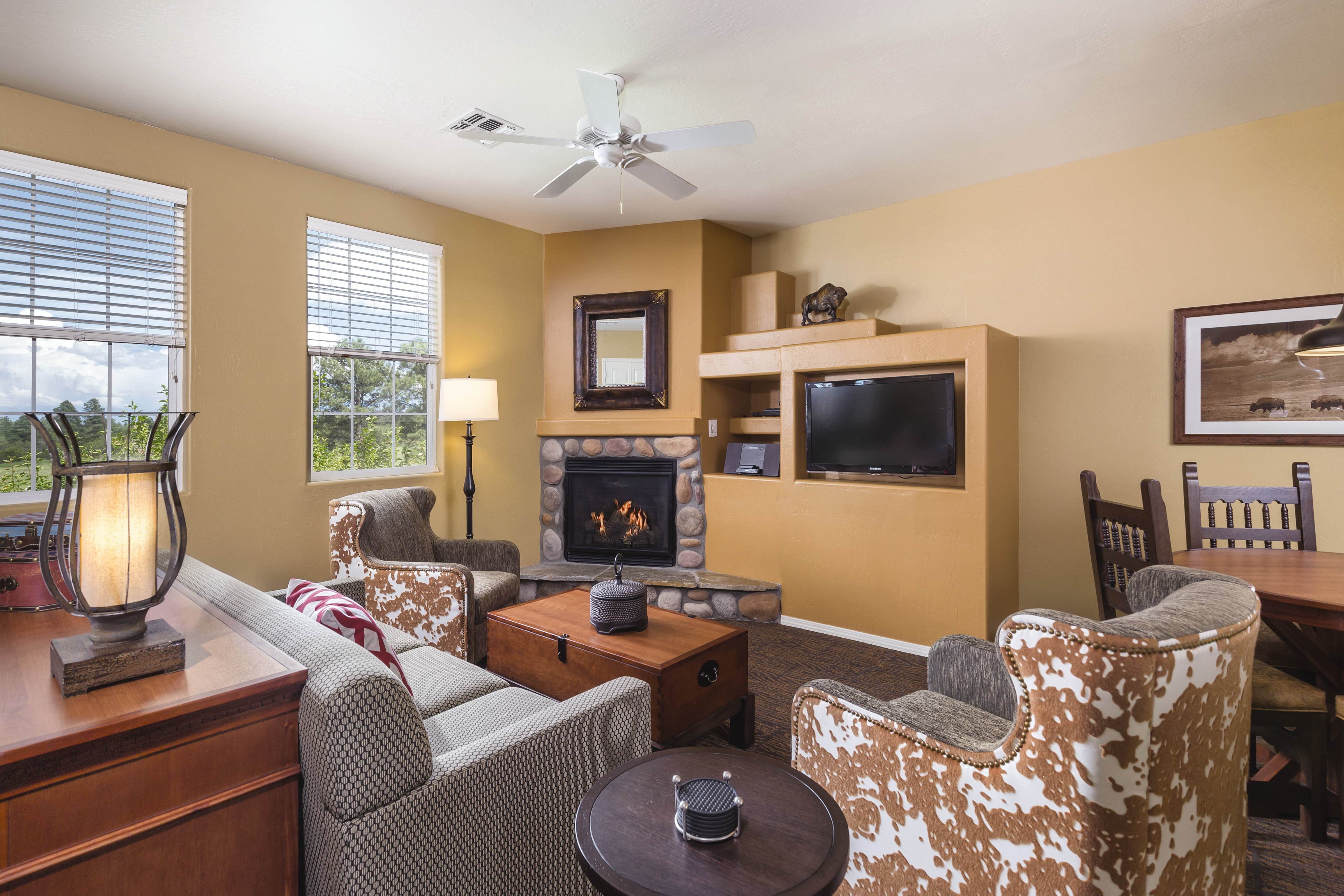 Guest room at the WorldMark Bison Ranch in Overgaard, Arizona