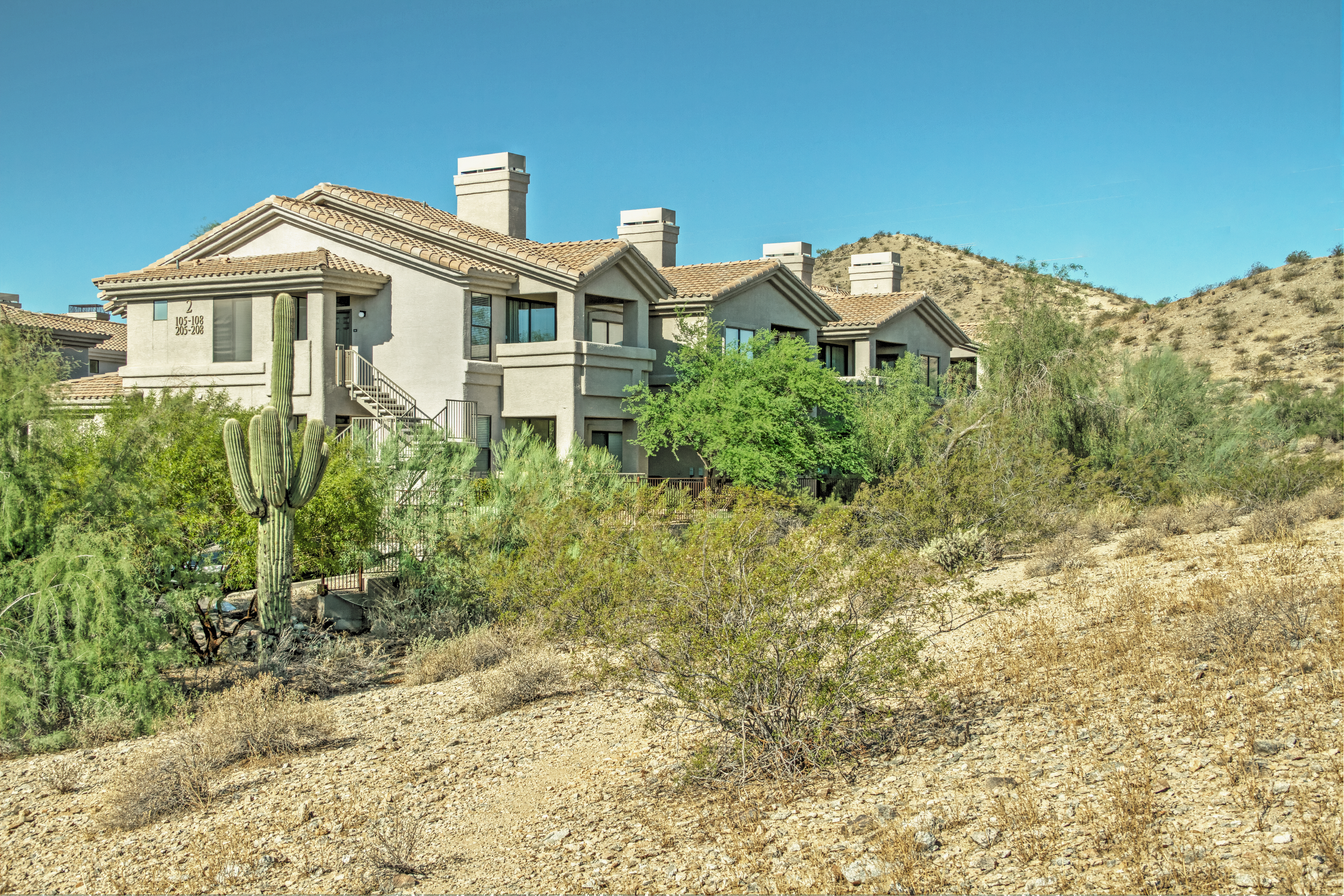 Exterior Day Image of WorldMark Phoenix - South Mountain Preserve hotel in Phoenix, Arizona