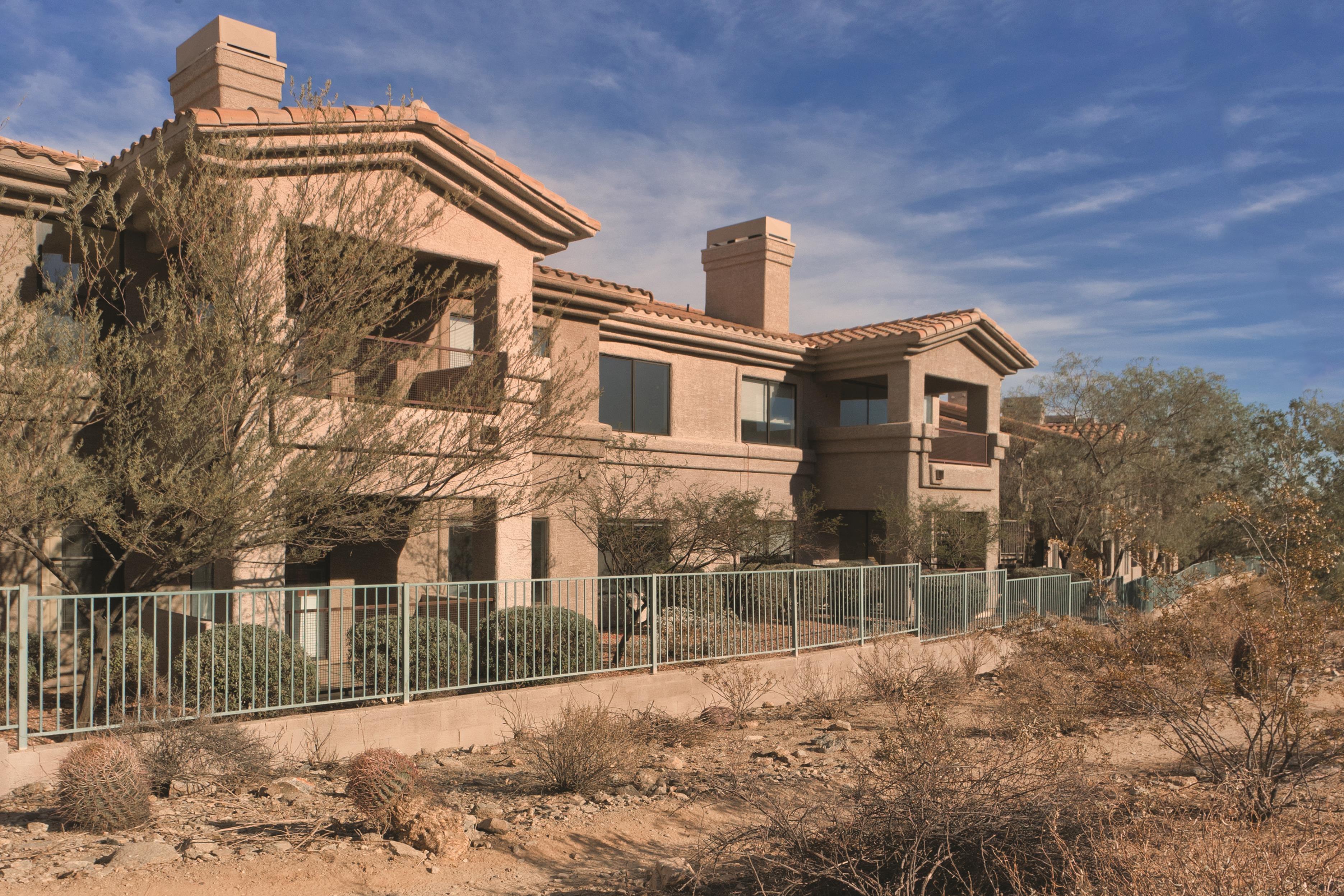 Exterior Day Image of WorldMark Phoenix - South Mountain Preserve hotel in Phoenix, Arizona