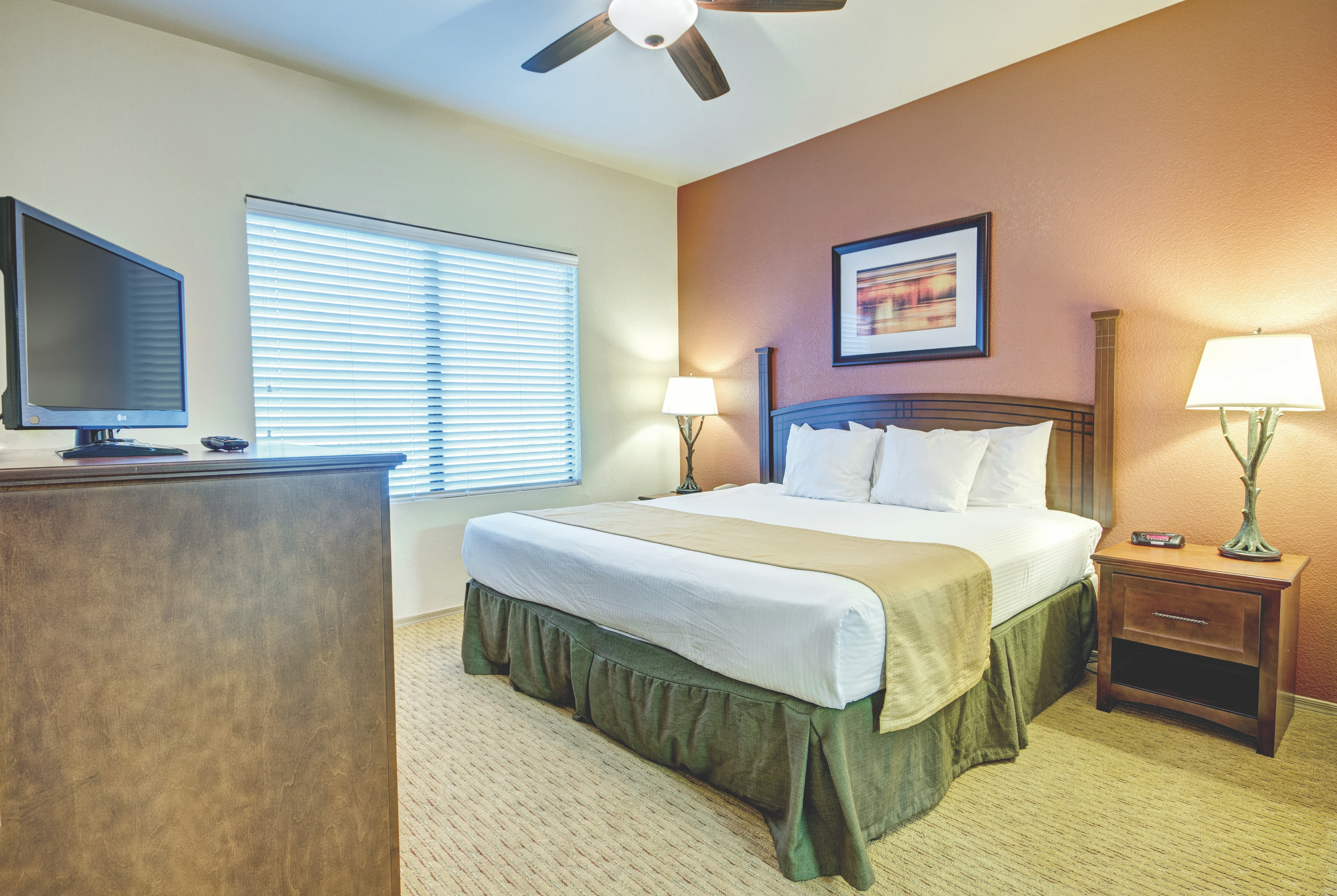 Guest room at the WorldMark Phoenix - South Mountain Preserve in Phoenix, Arizona