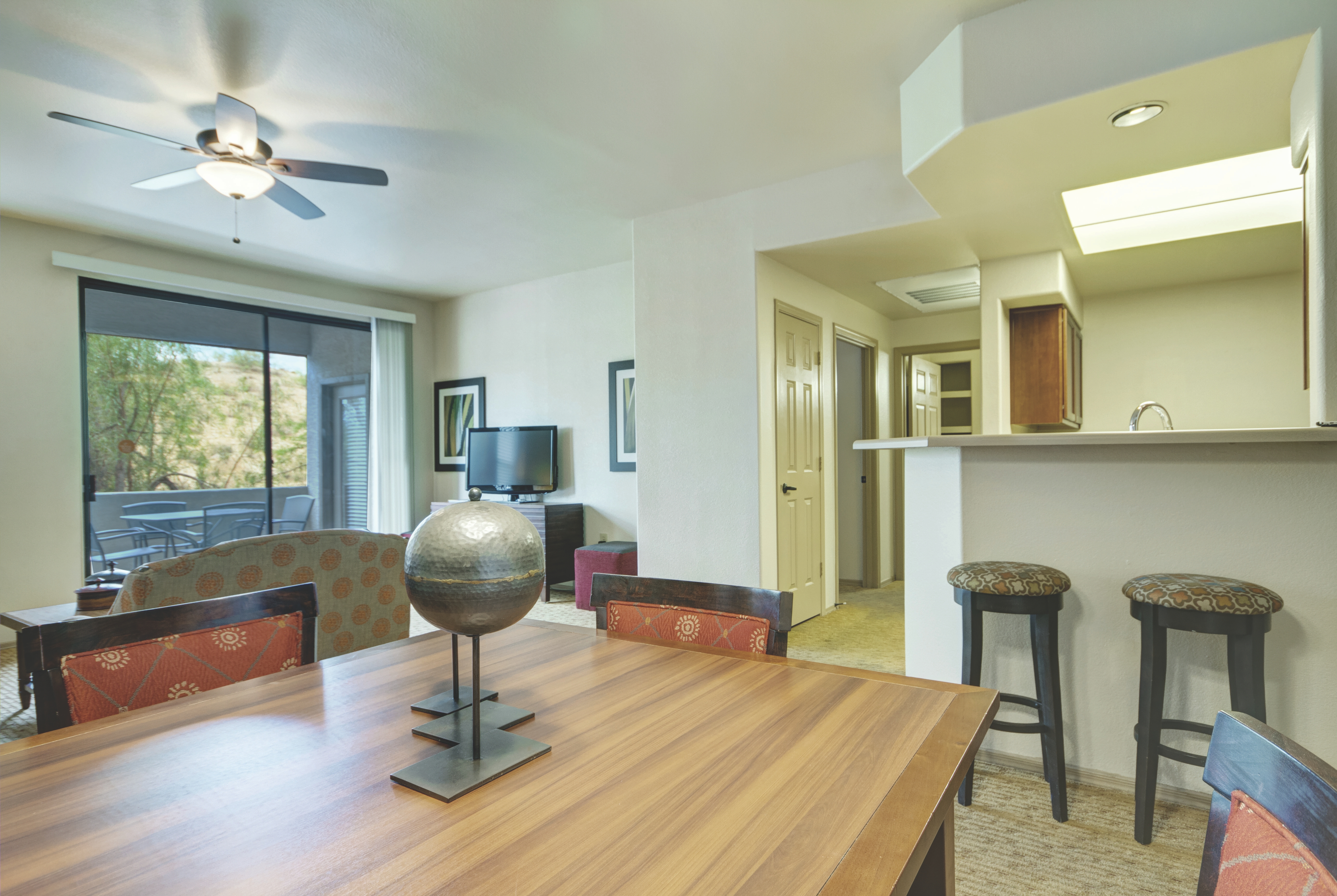 Guest room at the WorldMark Phoenix - South Mountain Preserve in Phoenix, Arizona