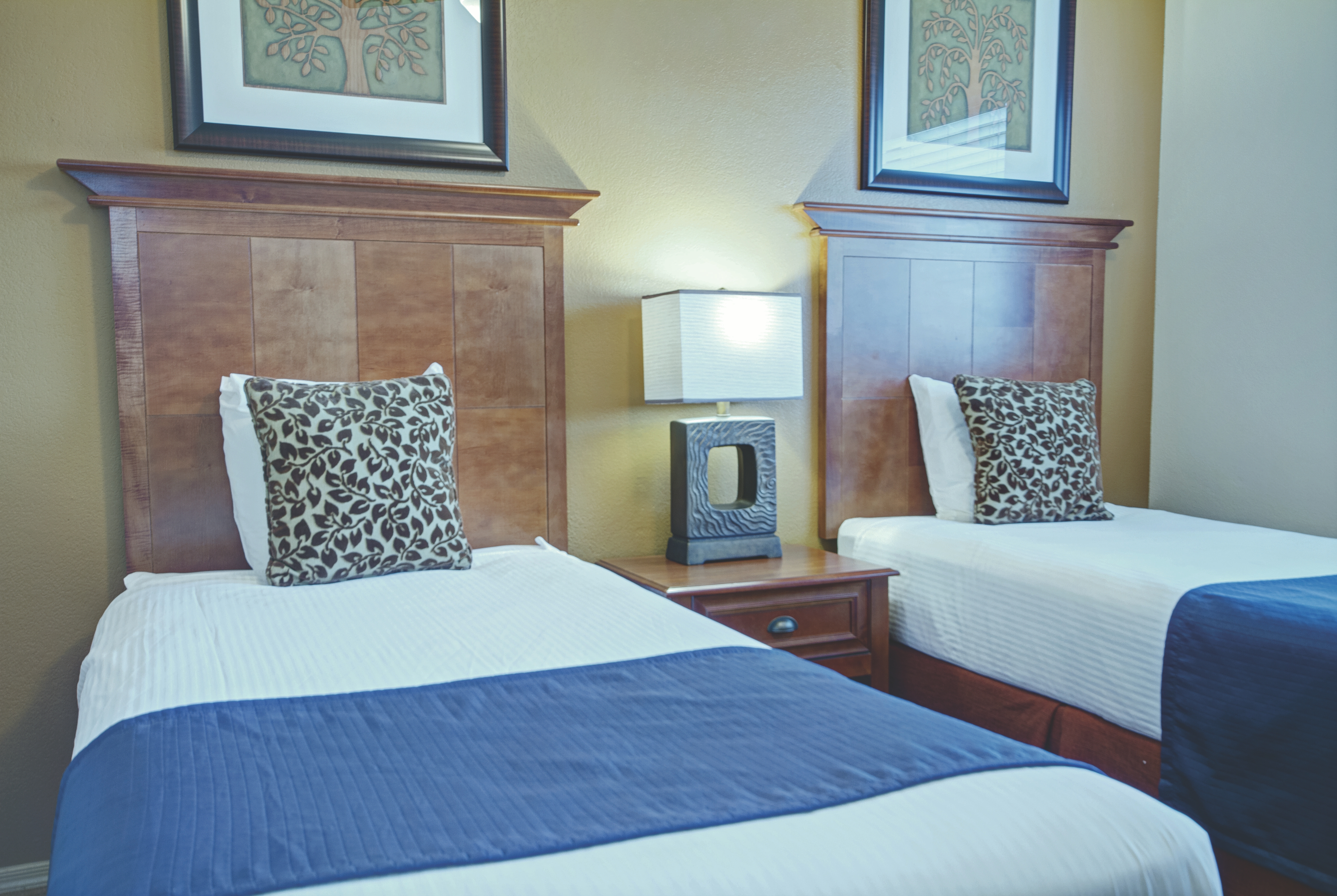 Guest room at the WorldMark Phoenix - South Mountain Preserve in Phoenix, Arizona