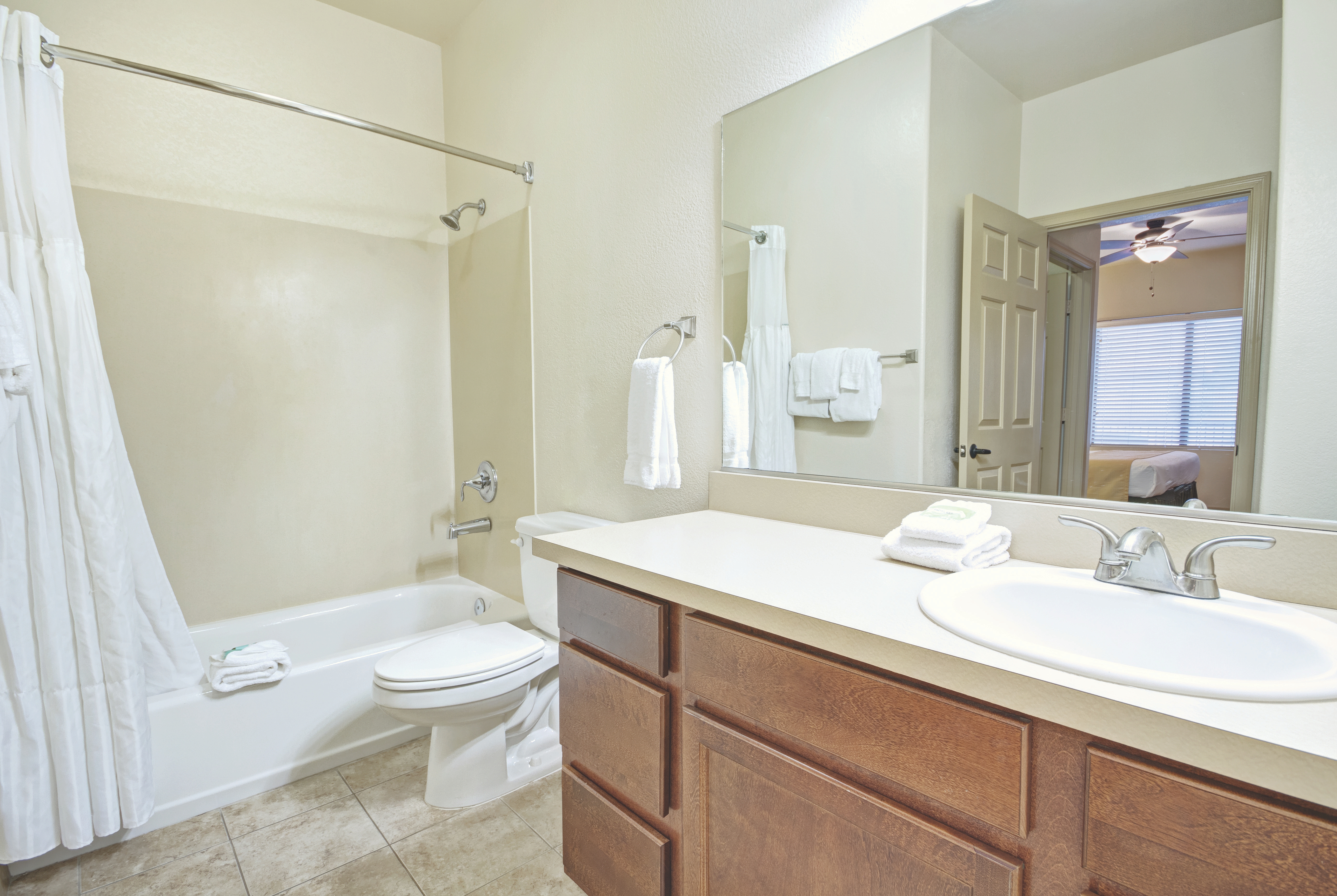 Guest room at the WorldMark Phoenix - South Mountain Preserve in Phoenix, Arizona