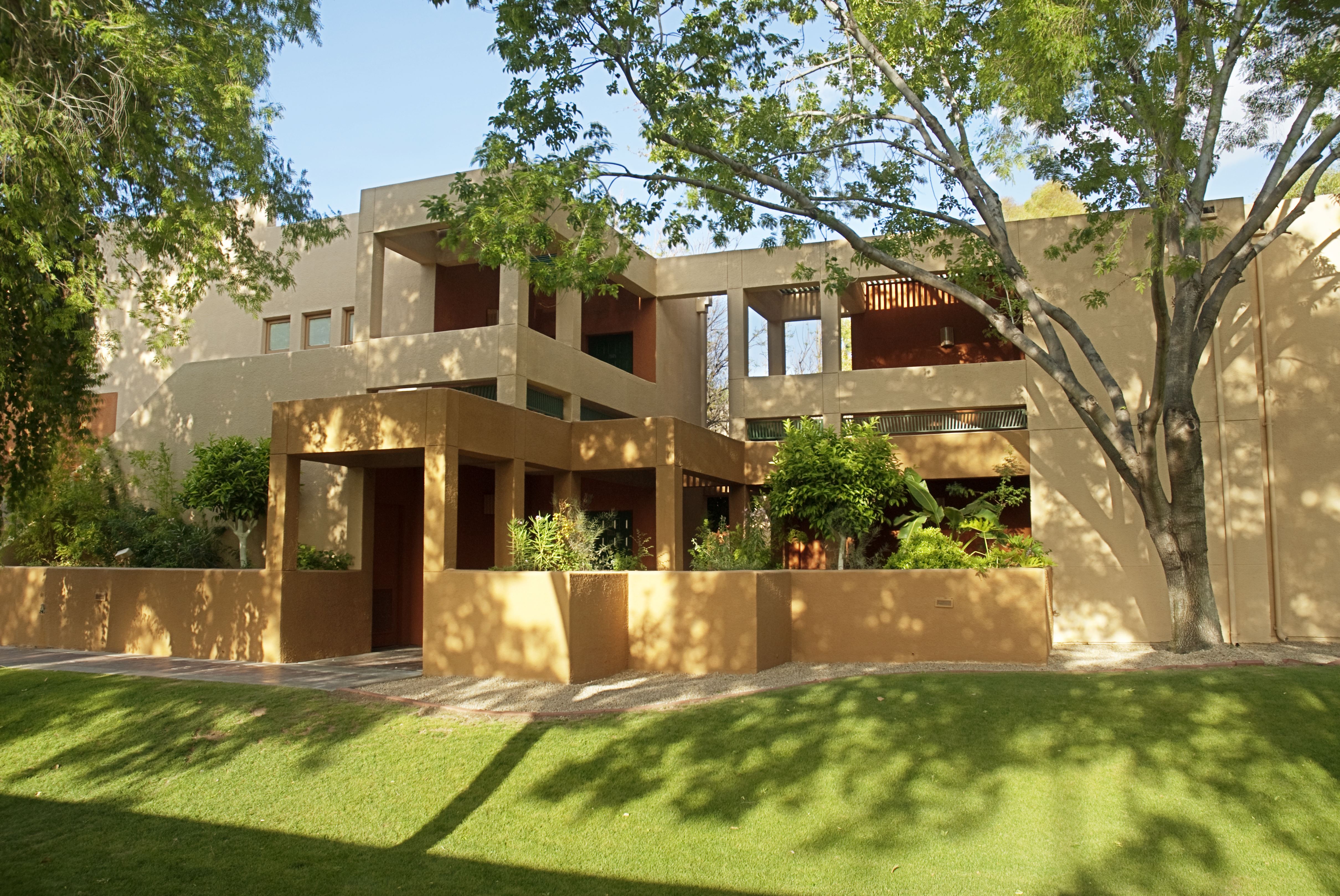 Exterior of Club Wyndham Orange Tree Resort hotel in Scottsdale, Arizona