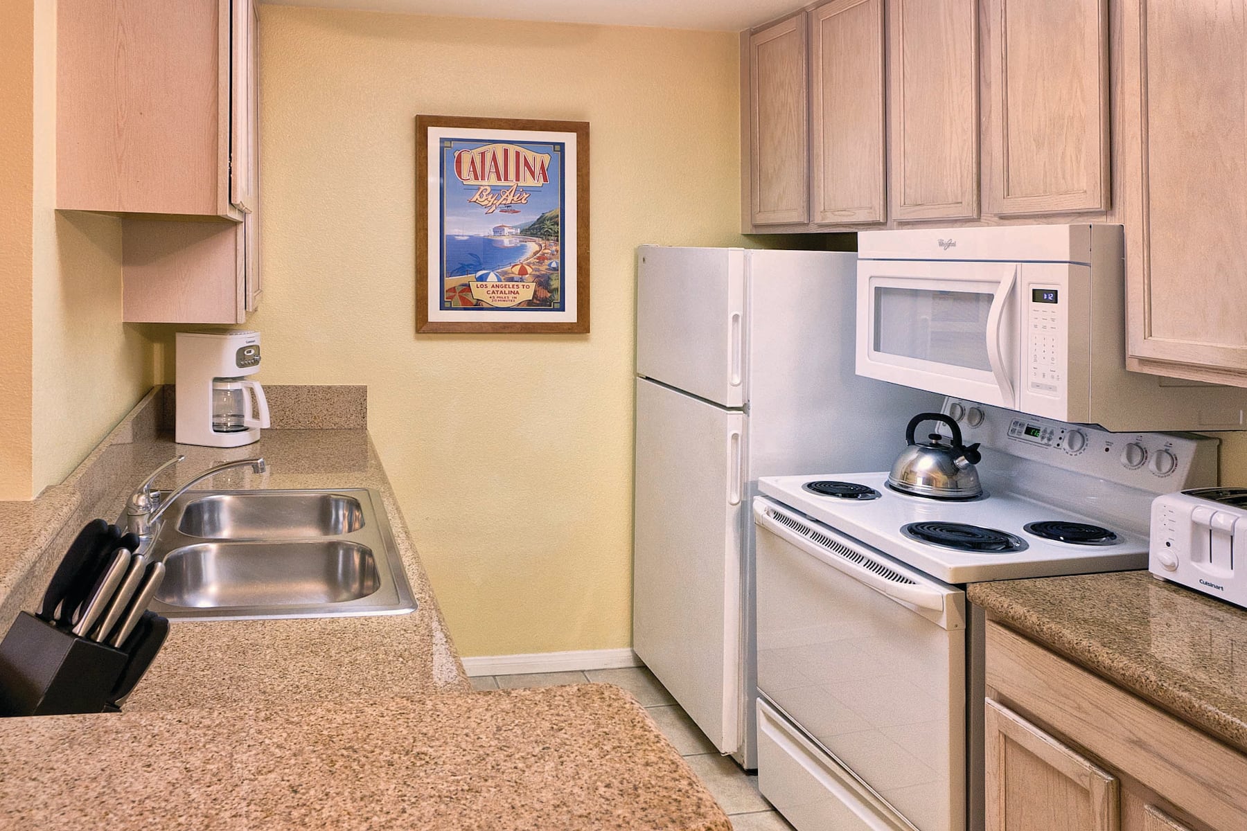 Guest room at the Club Wyndham Dolphin's Cove in Anaheim, California