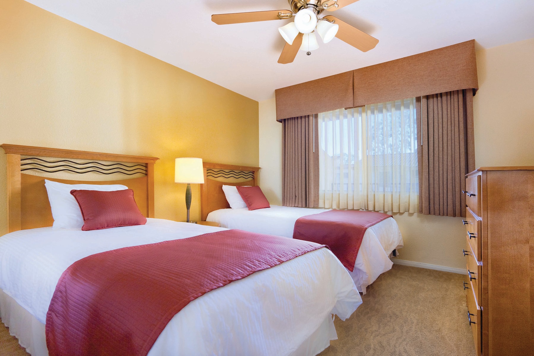 Guest room at the Club Wyndham Dolphin's Cove in Anaheim, California