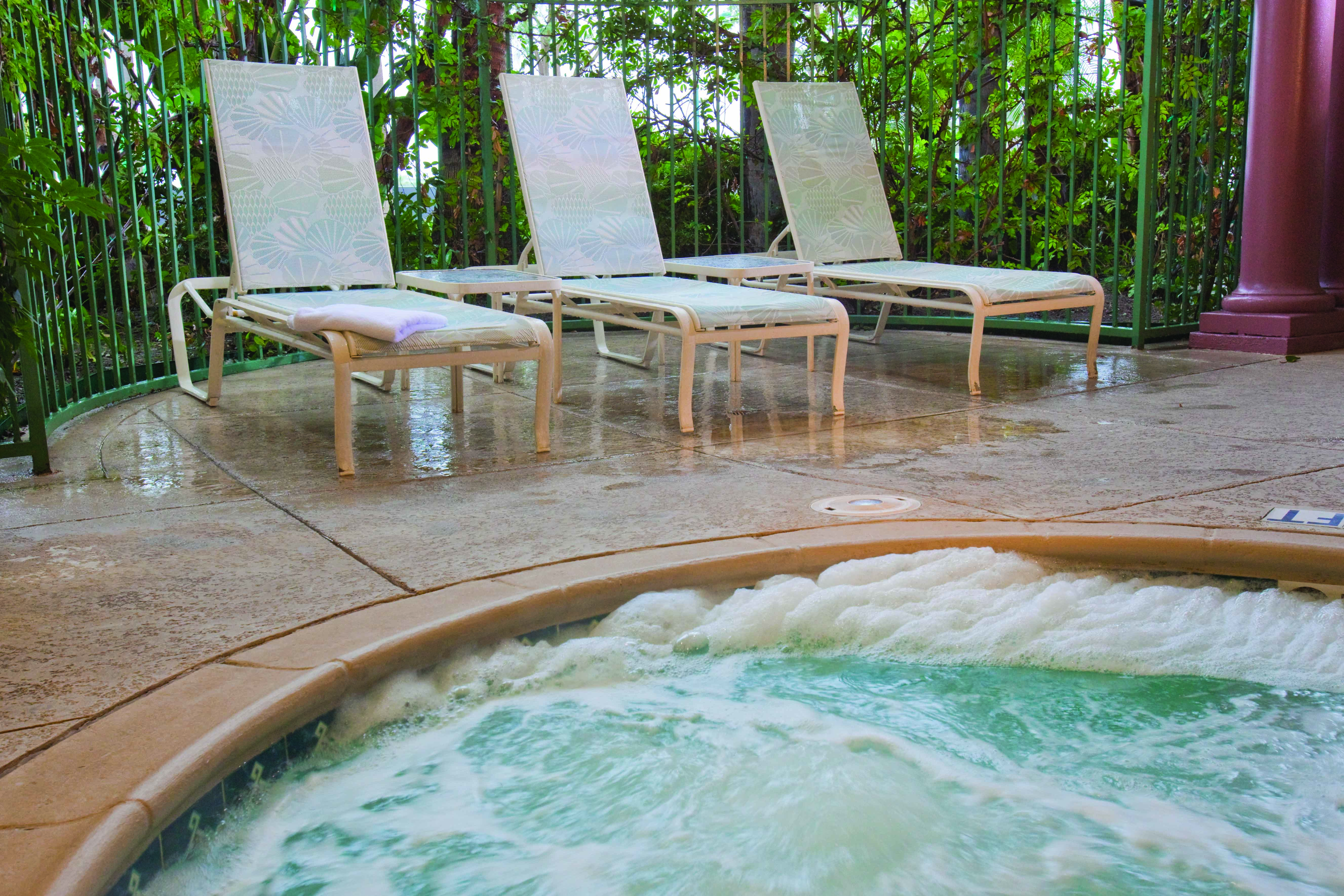 Hot tub at the Peacock Suites in Anaheim, California