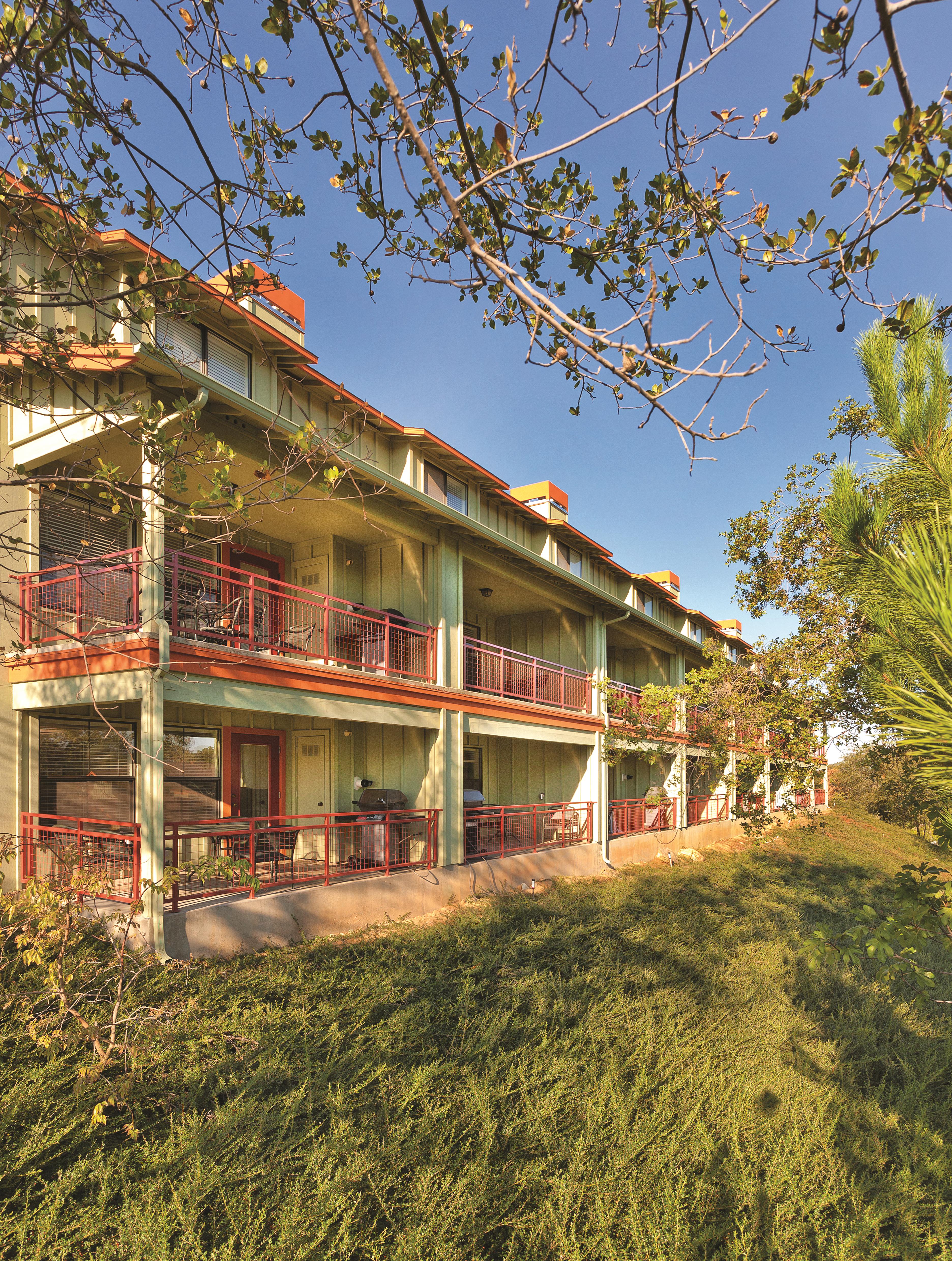 Exterior of WorldMark Angels Camp hotel in Angels Camp, California