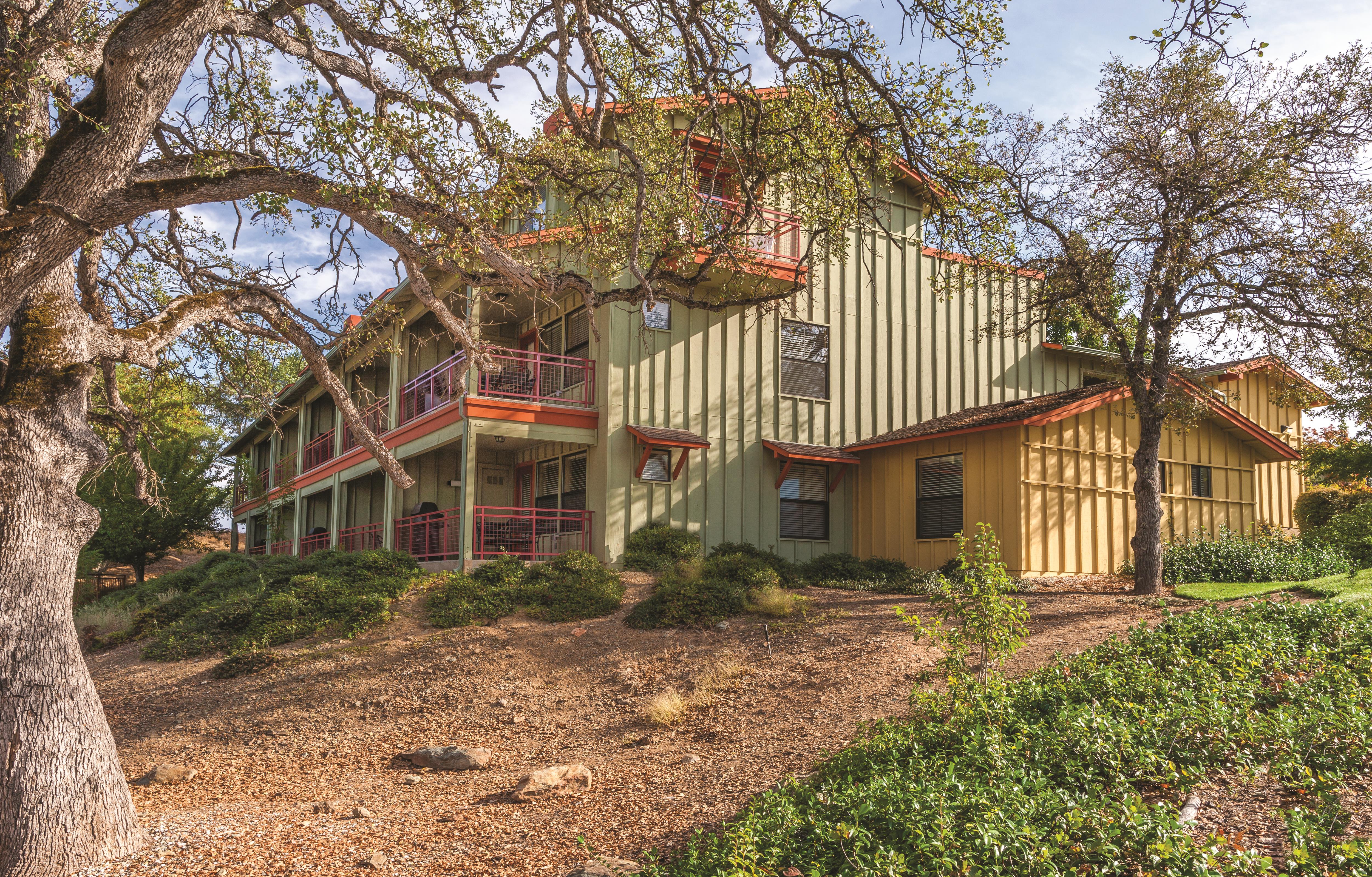Exterior of WorldMark Angels Camp hotel in Angels Camp, California