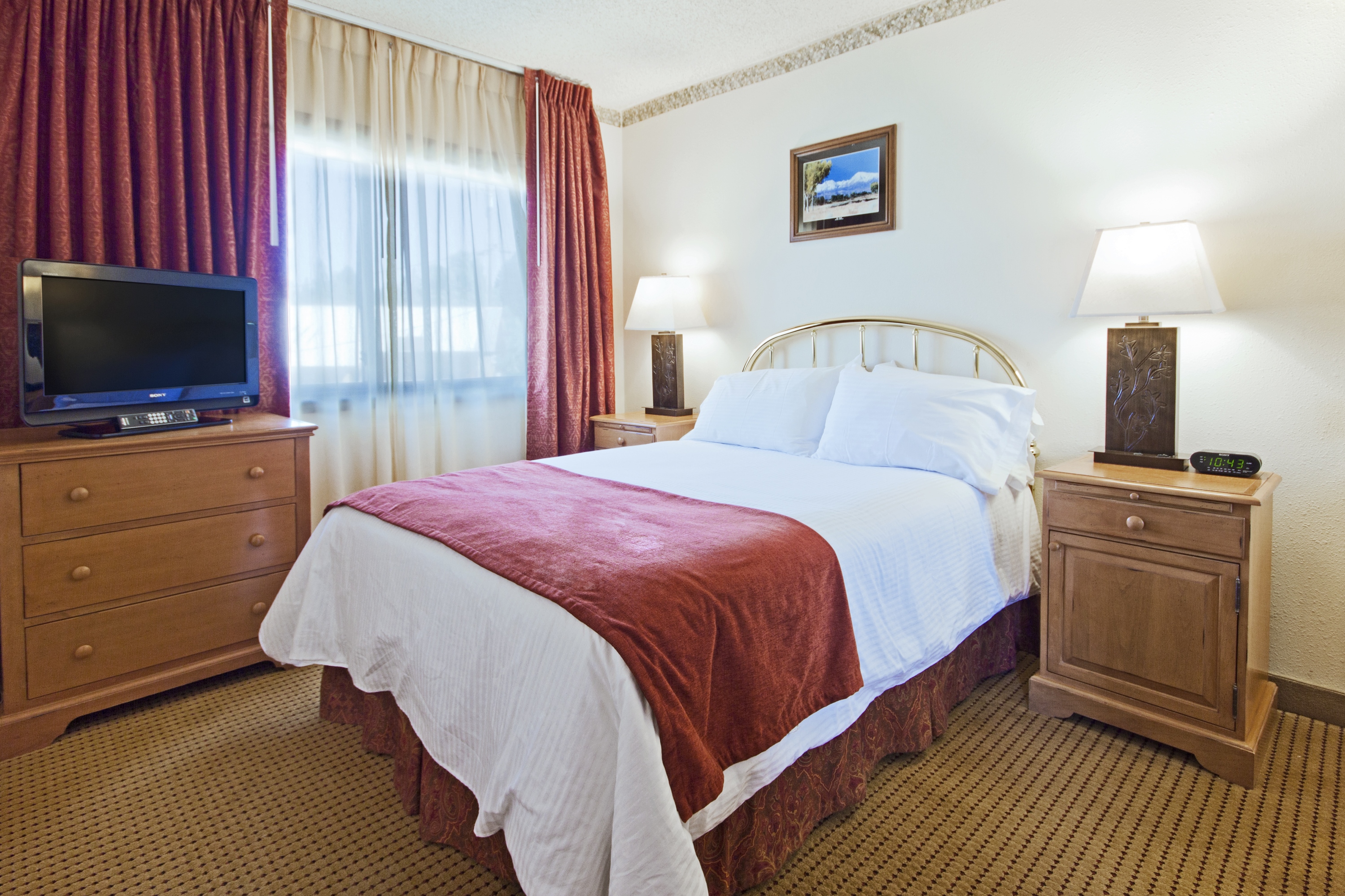 Guest room at the Heidelberg Inn in June Lake, California